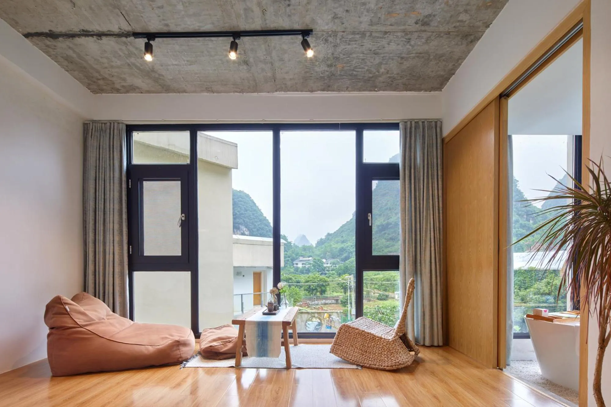 Yangshuo Serene Cove Hotel