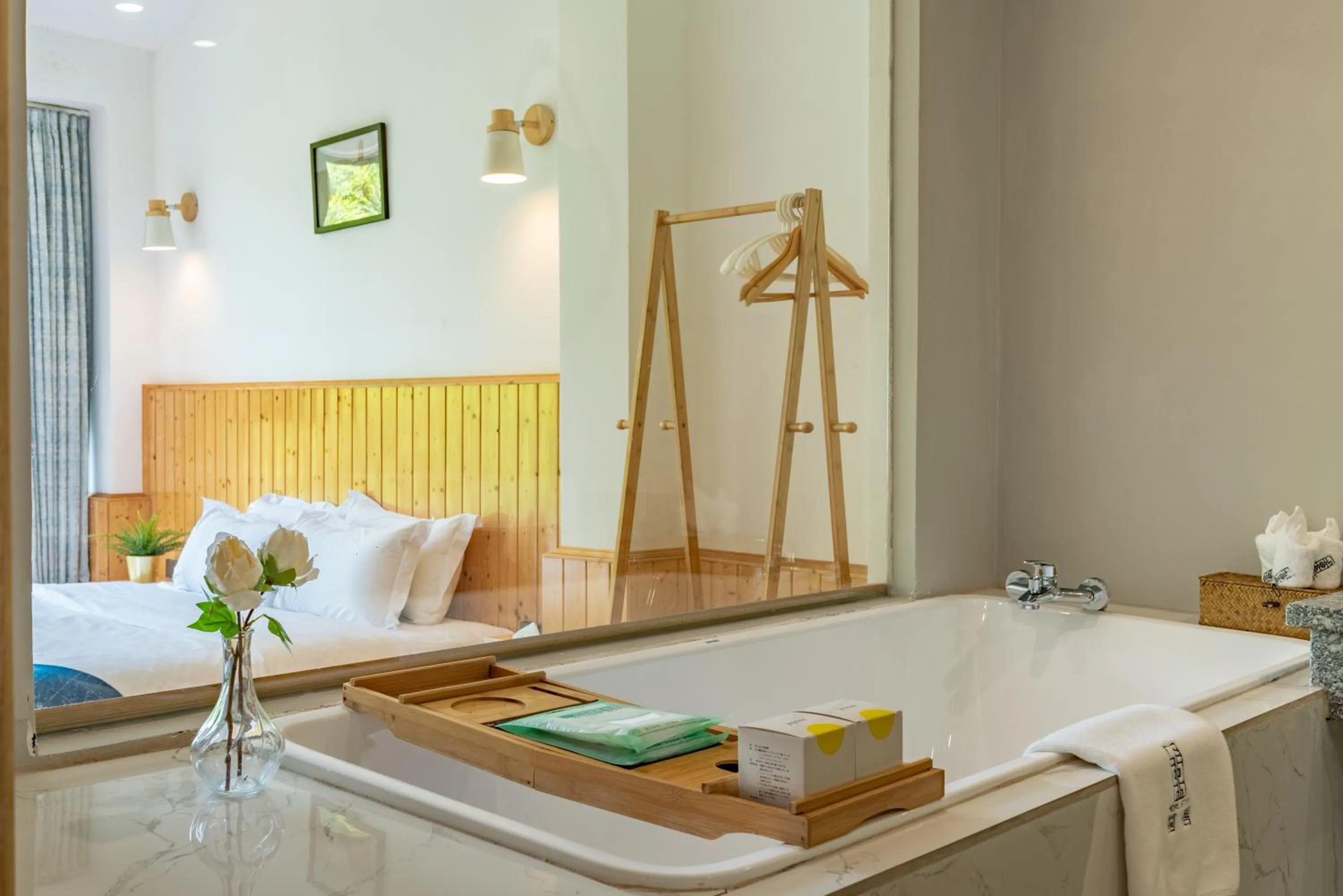 Bed in Yangshuo Serene Cove Hotel