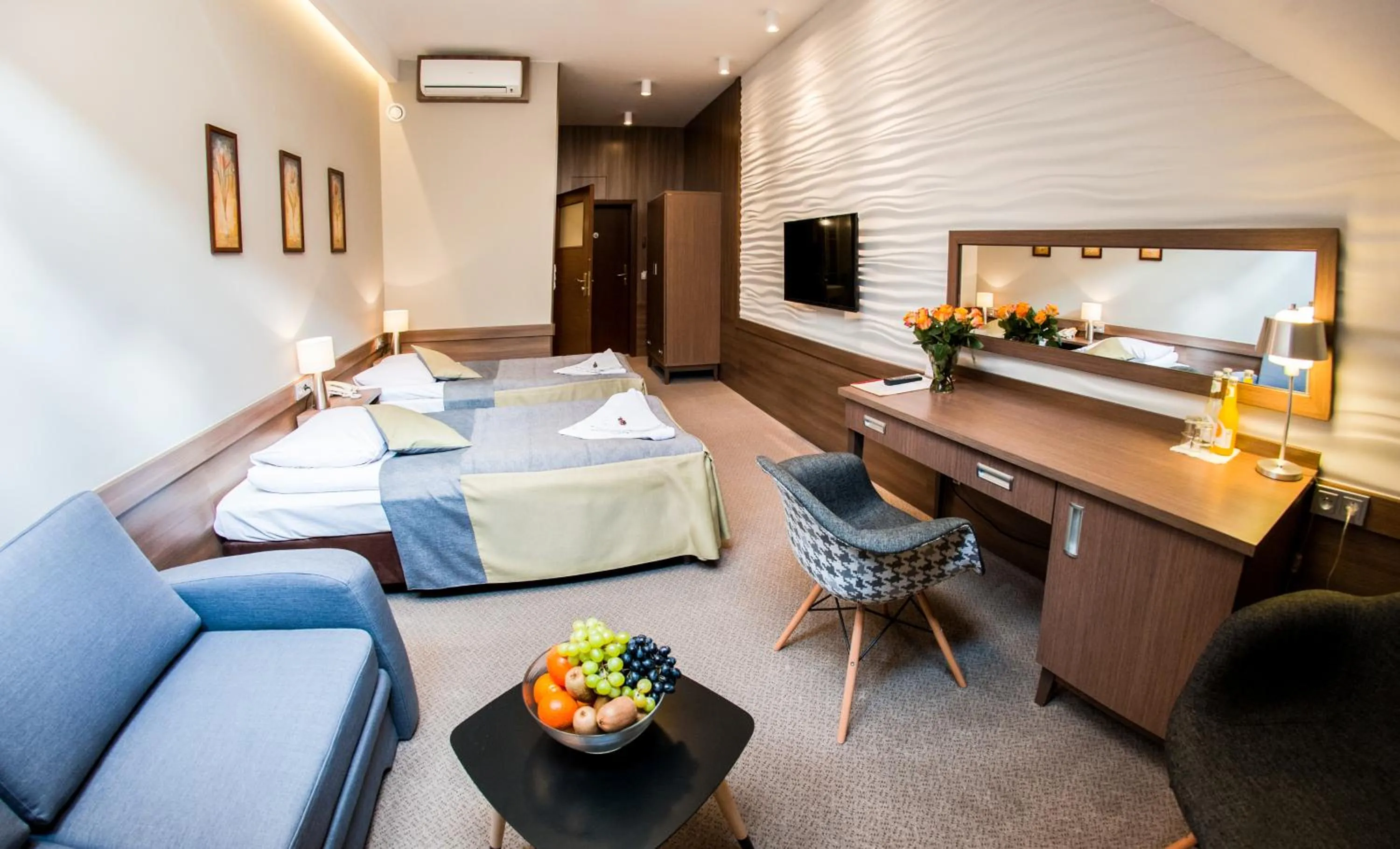 Photo of the whole room, Bed in Hotel Konstancja