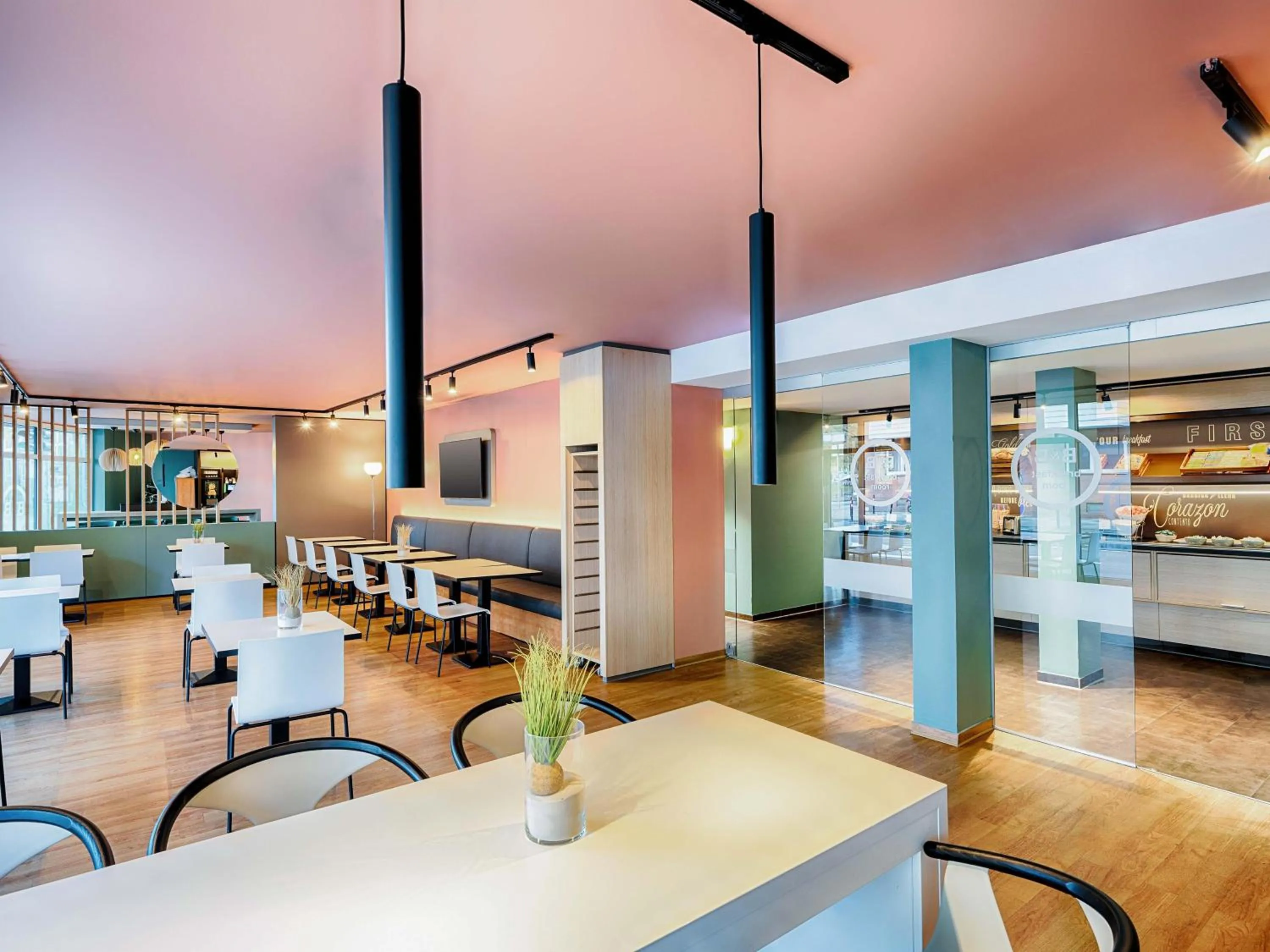 Photo of the whole room in B&B Hotel Bremen-City