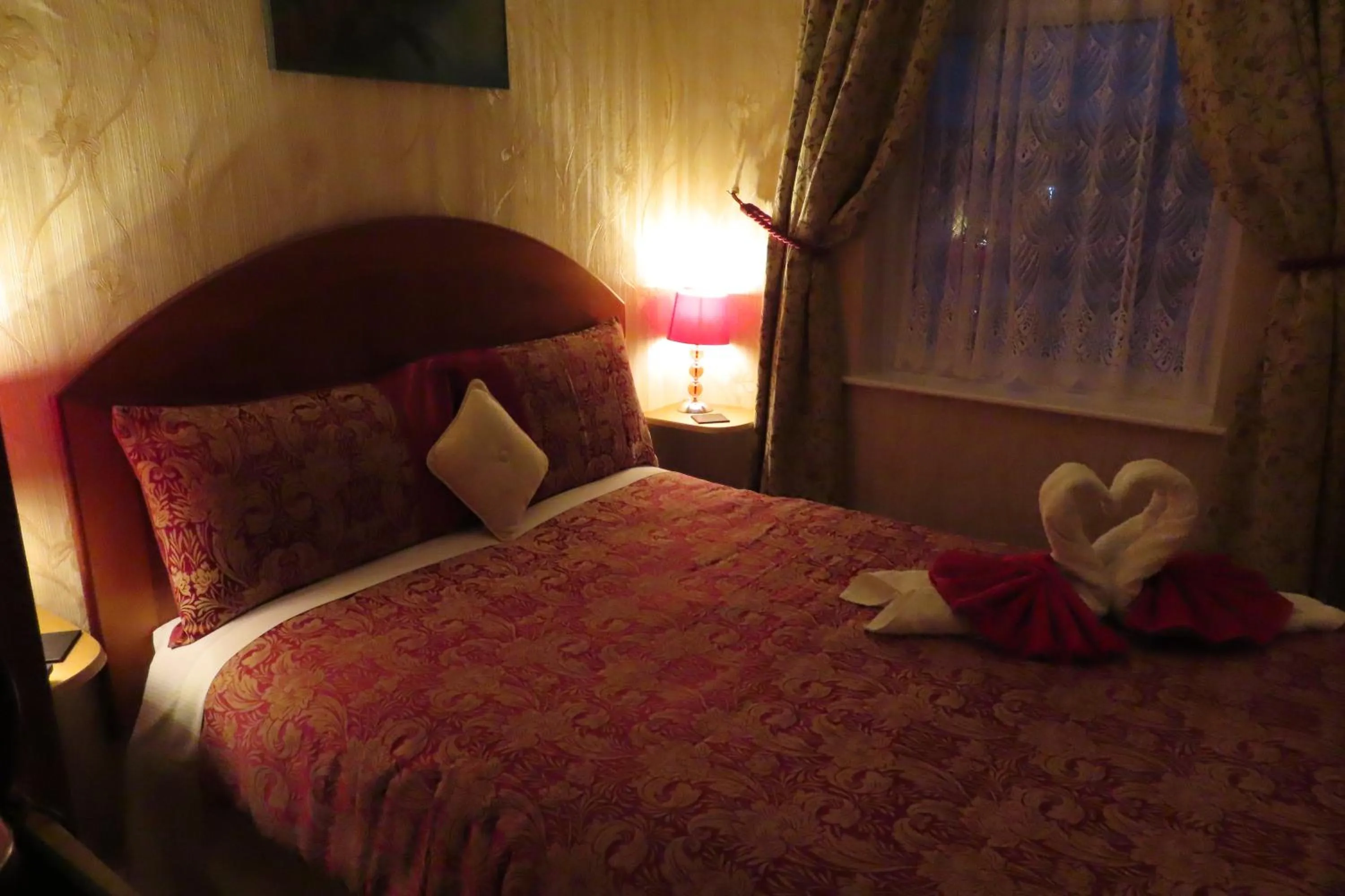 Bed in The Rowan Hotel