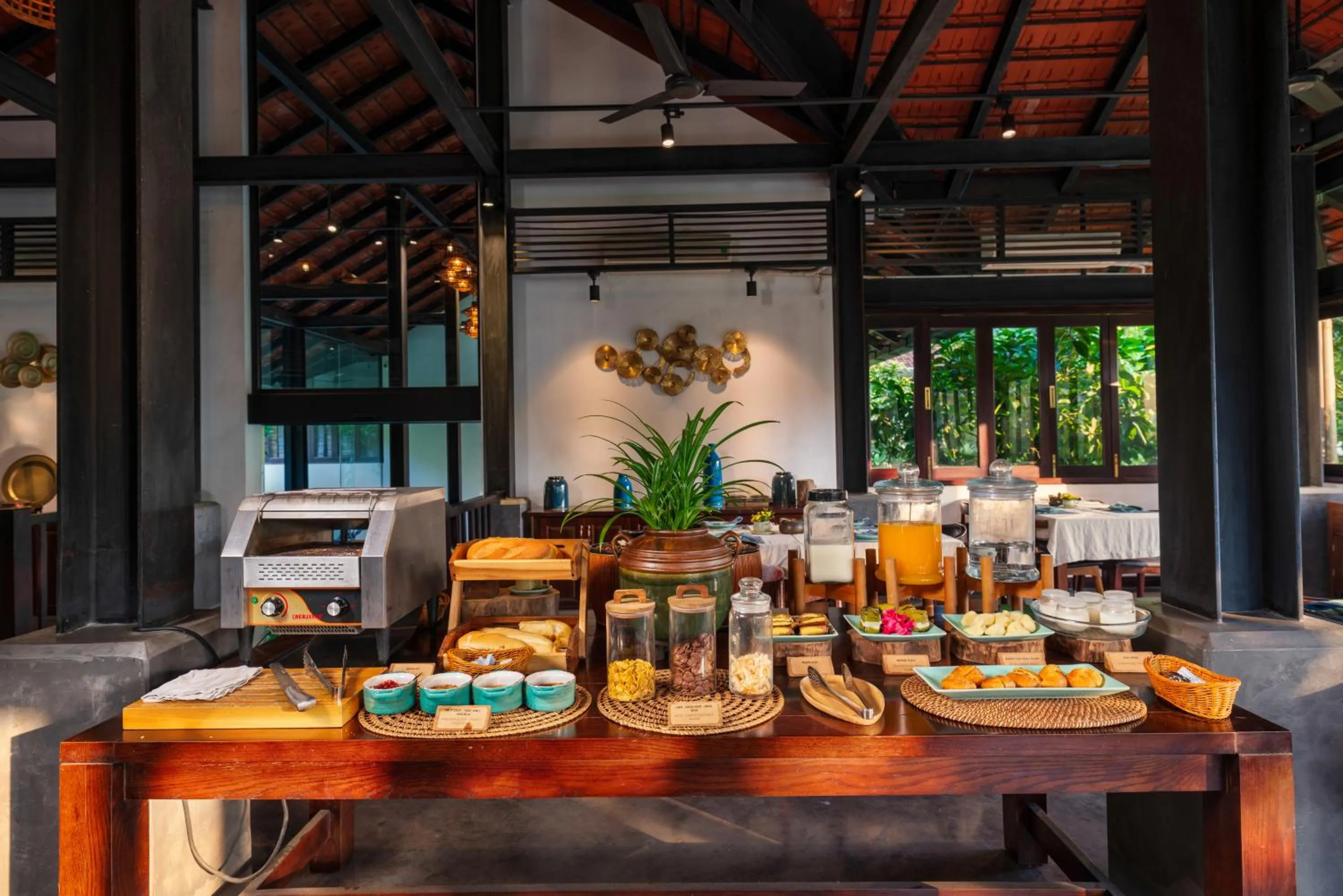 Food and drinks in Aravinda Resort Ninh Binh