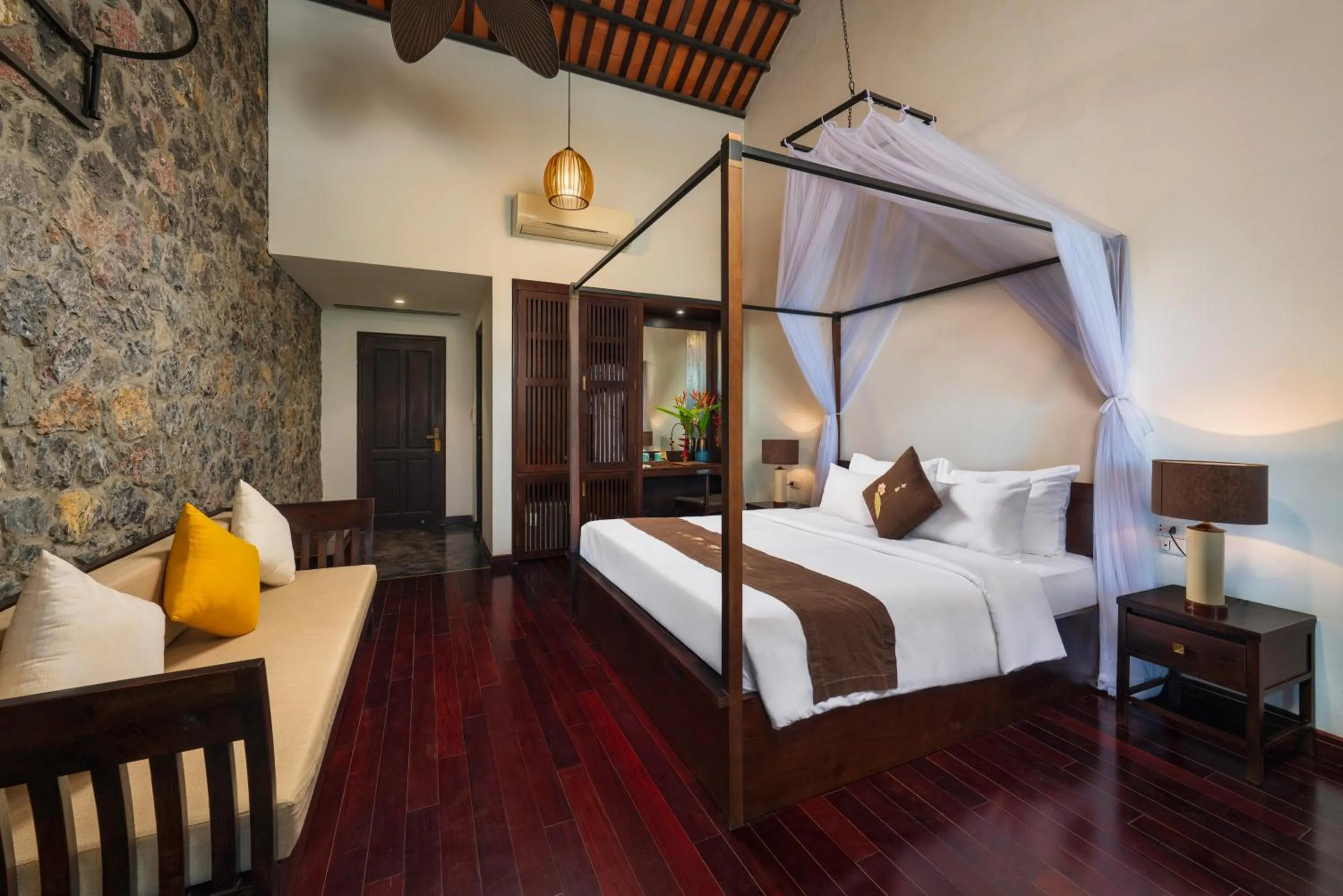 Bed in Aravinda Resort Ninh Binh