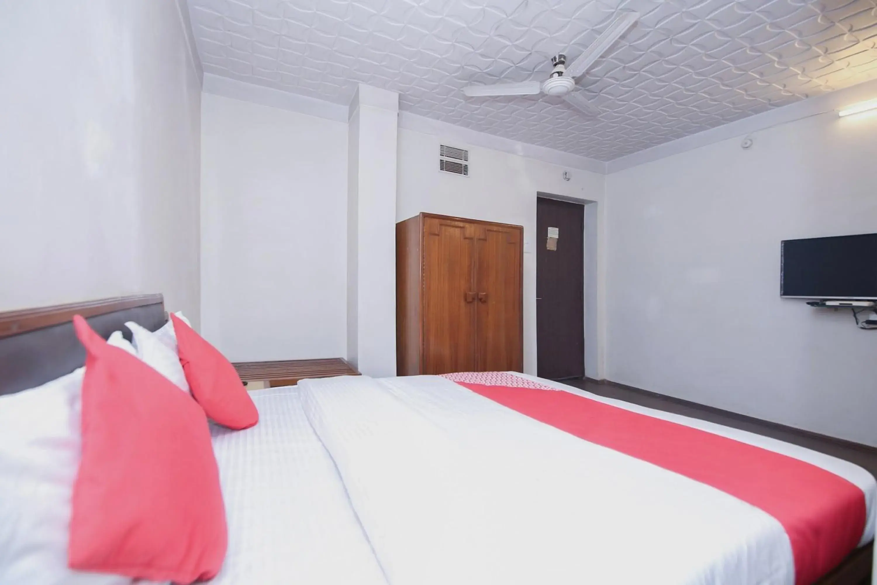 Bedroom, Bed in Capital O Kartik Bedroom, Bed in Capital O Kartik