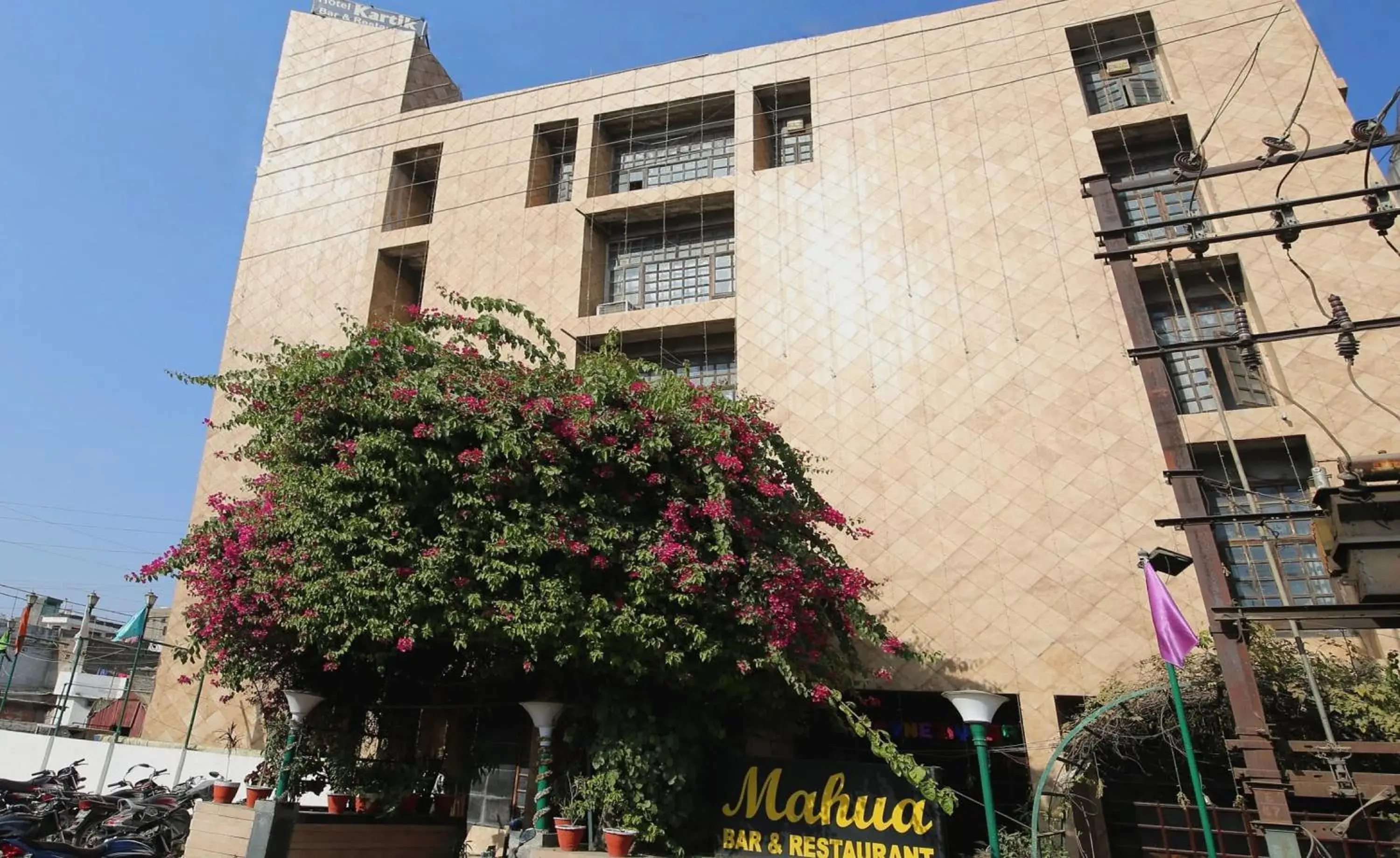 Facade/entrance in Capital O Kartik Facade/entrance in Capital O Kartik