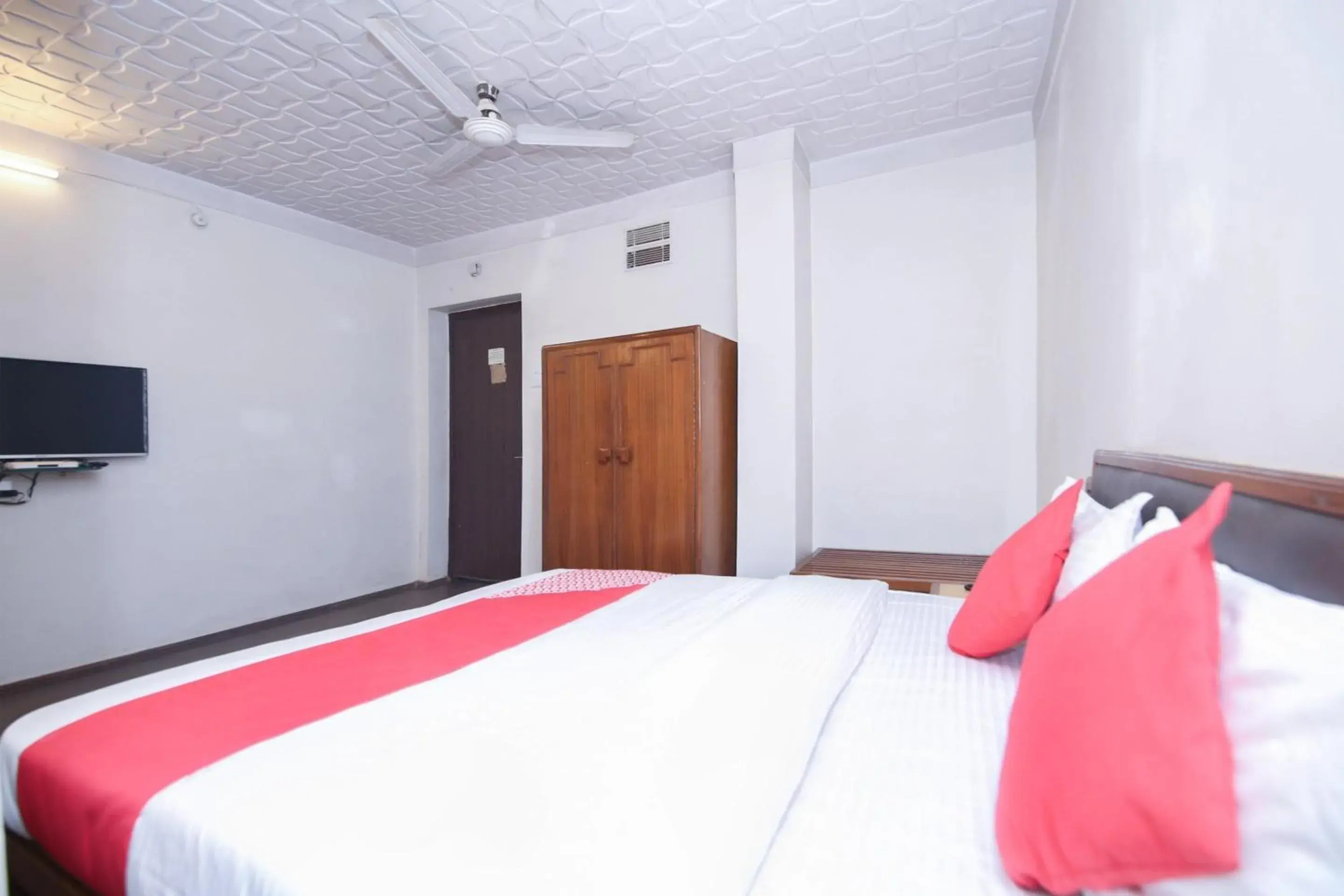 Bedroom, Bed in Capital O Kartik Bedroom, Bed in Capital O Kartik