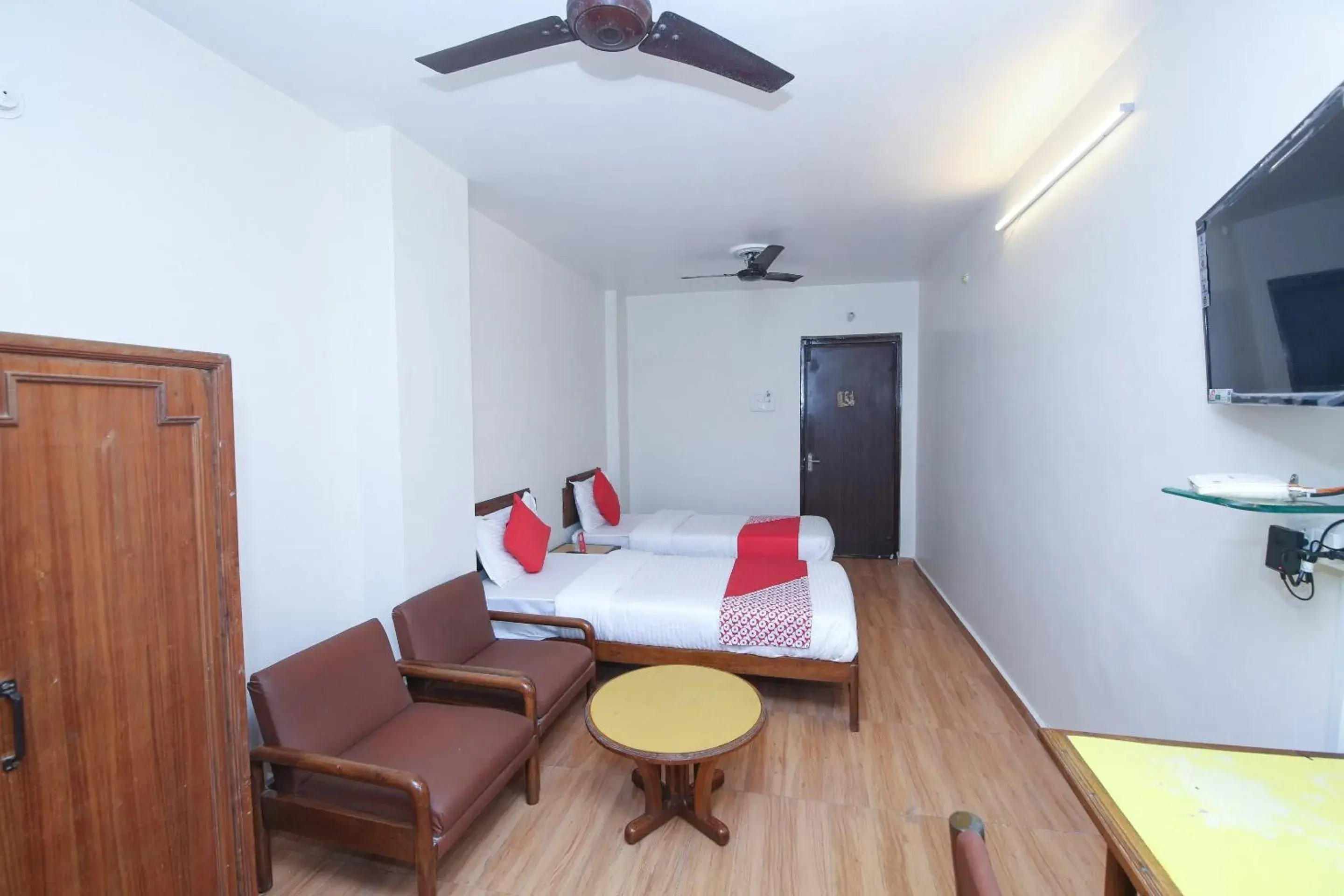 Bedroom, Bed in Capital O Kartik Bedroom, Bed in Capital O Kartik