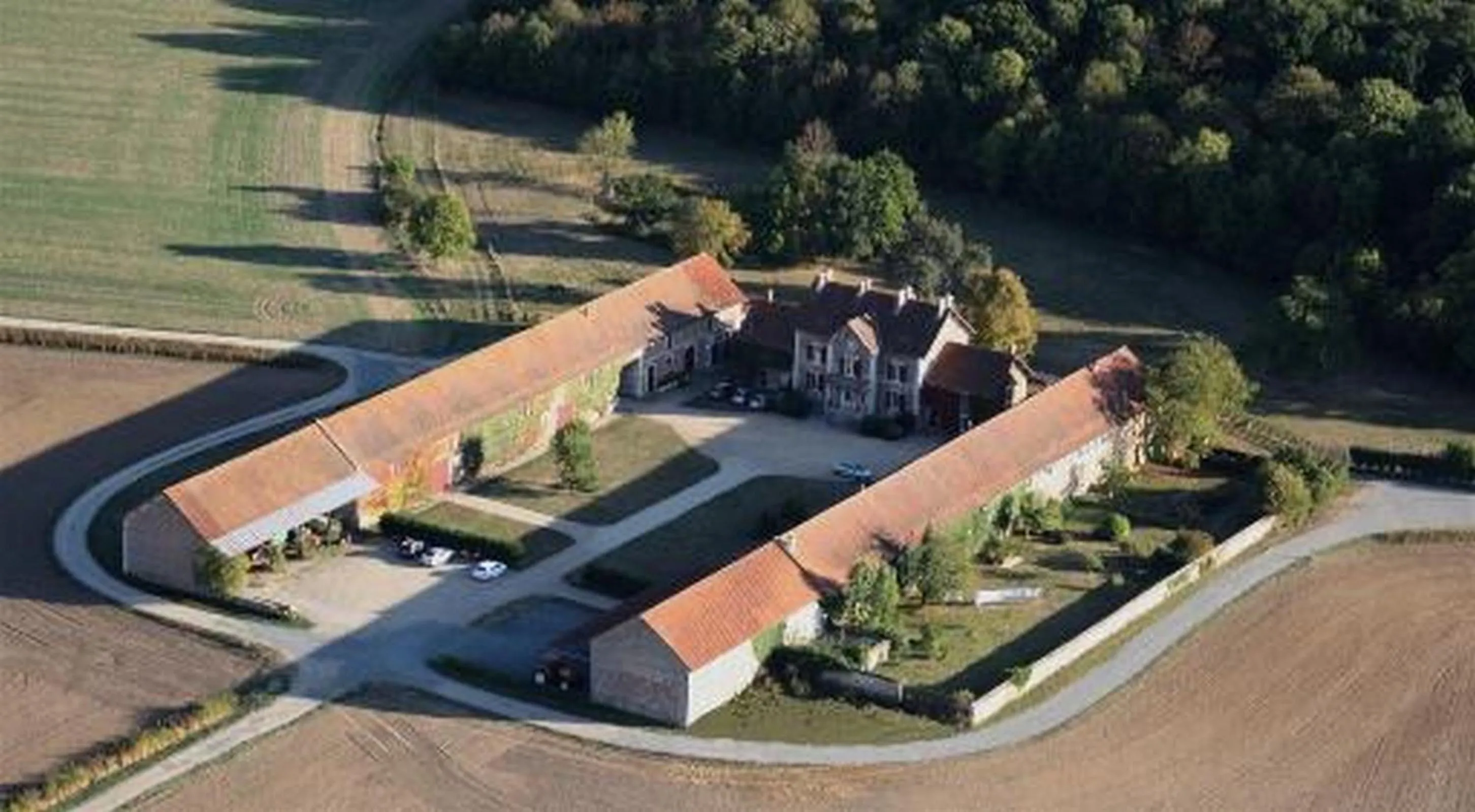 Property building in Ferme d'Orsonville