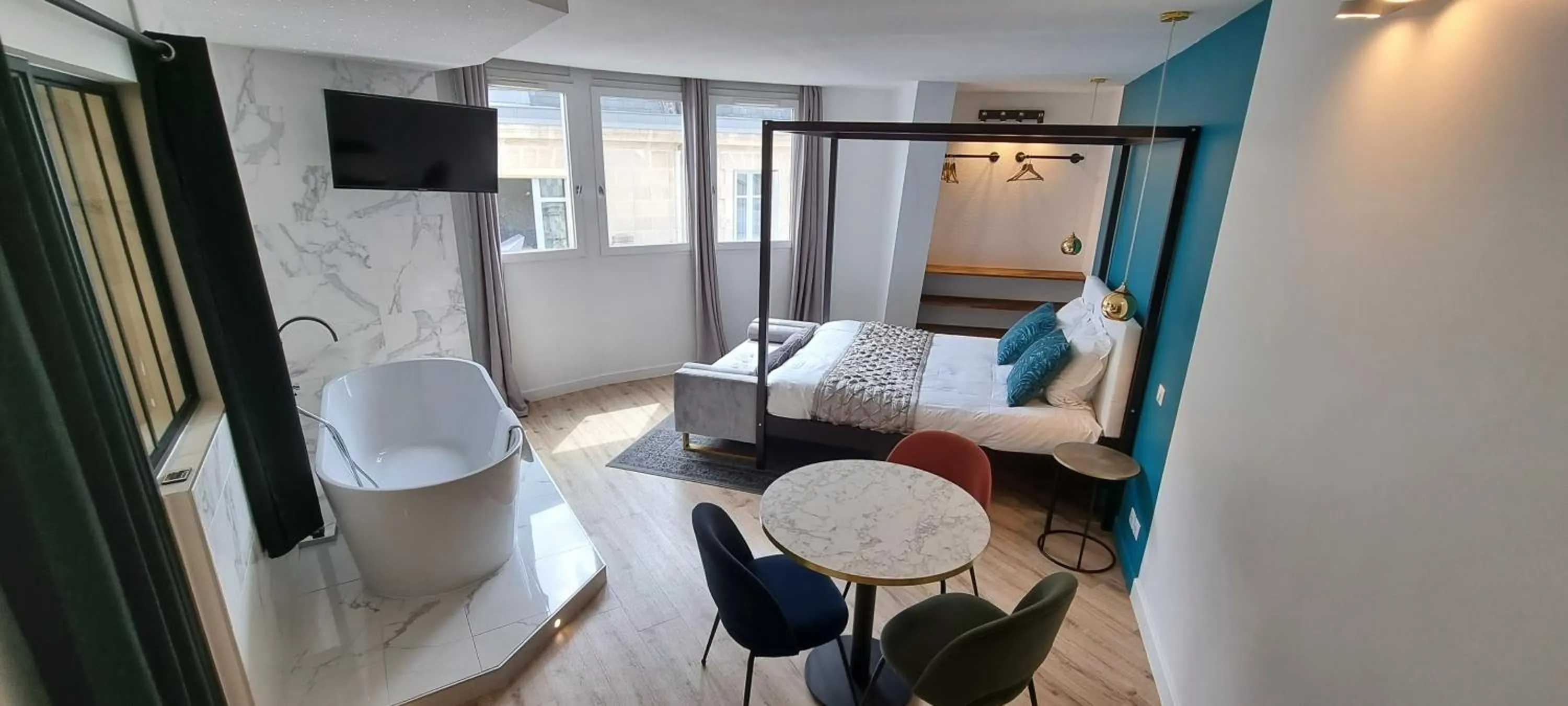 Photo of the whole room, Bed in City Loft Apparthotel