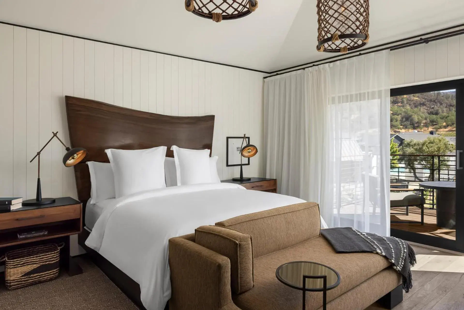 Bed in Four Seasons Resort Napa Valley Bed in Four Seasons Resort Napa Valley