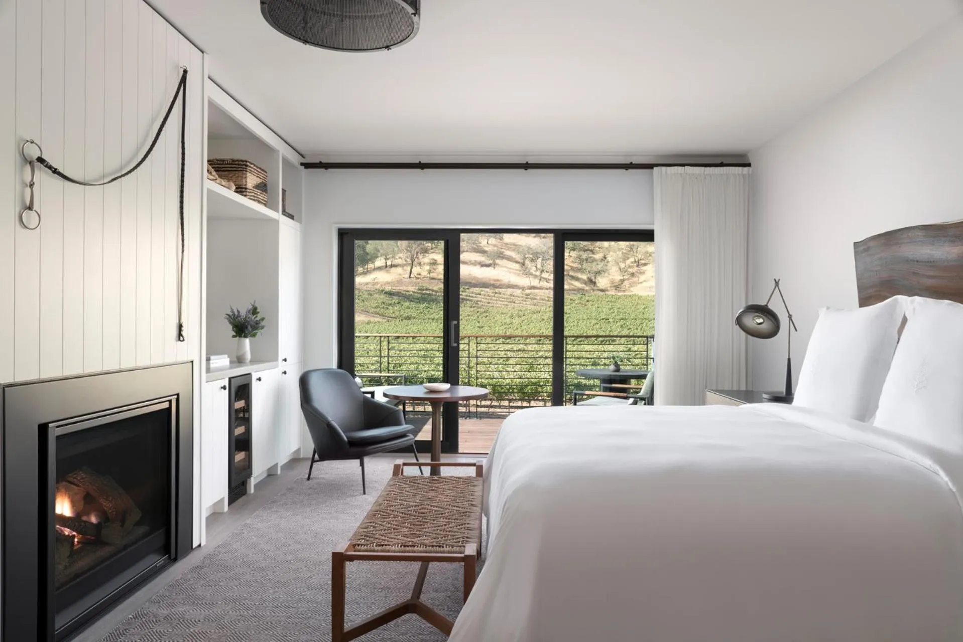 Bed in Four Seasons Resort Napa Valley