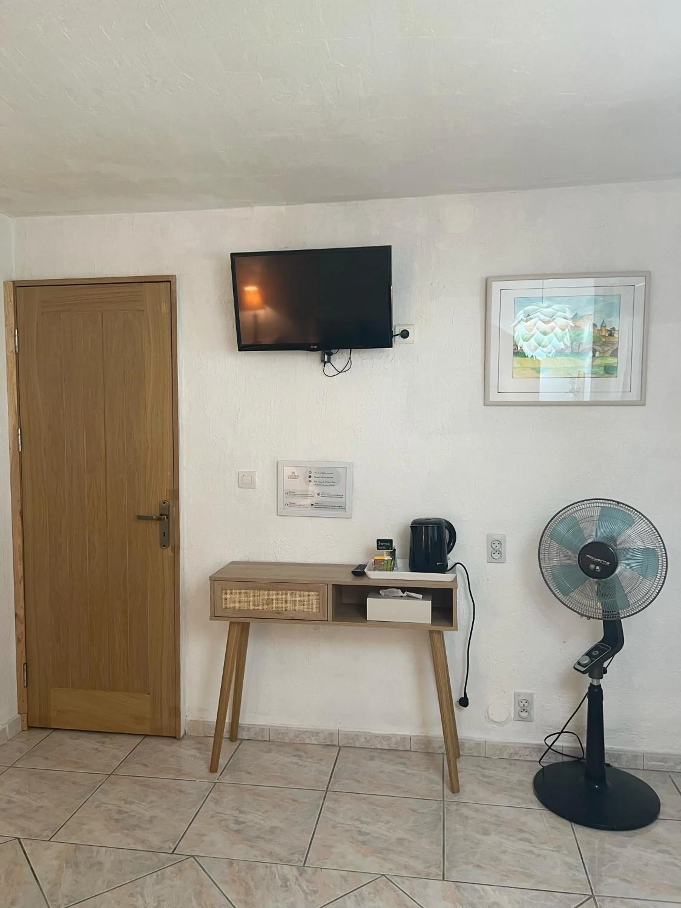 TV and multimedia in Bed & Breakfast Le Beauséjour