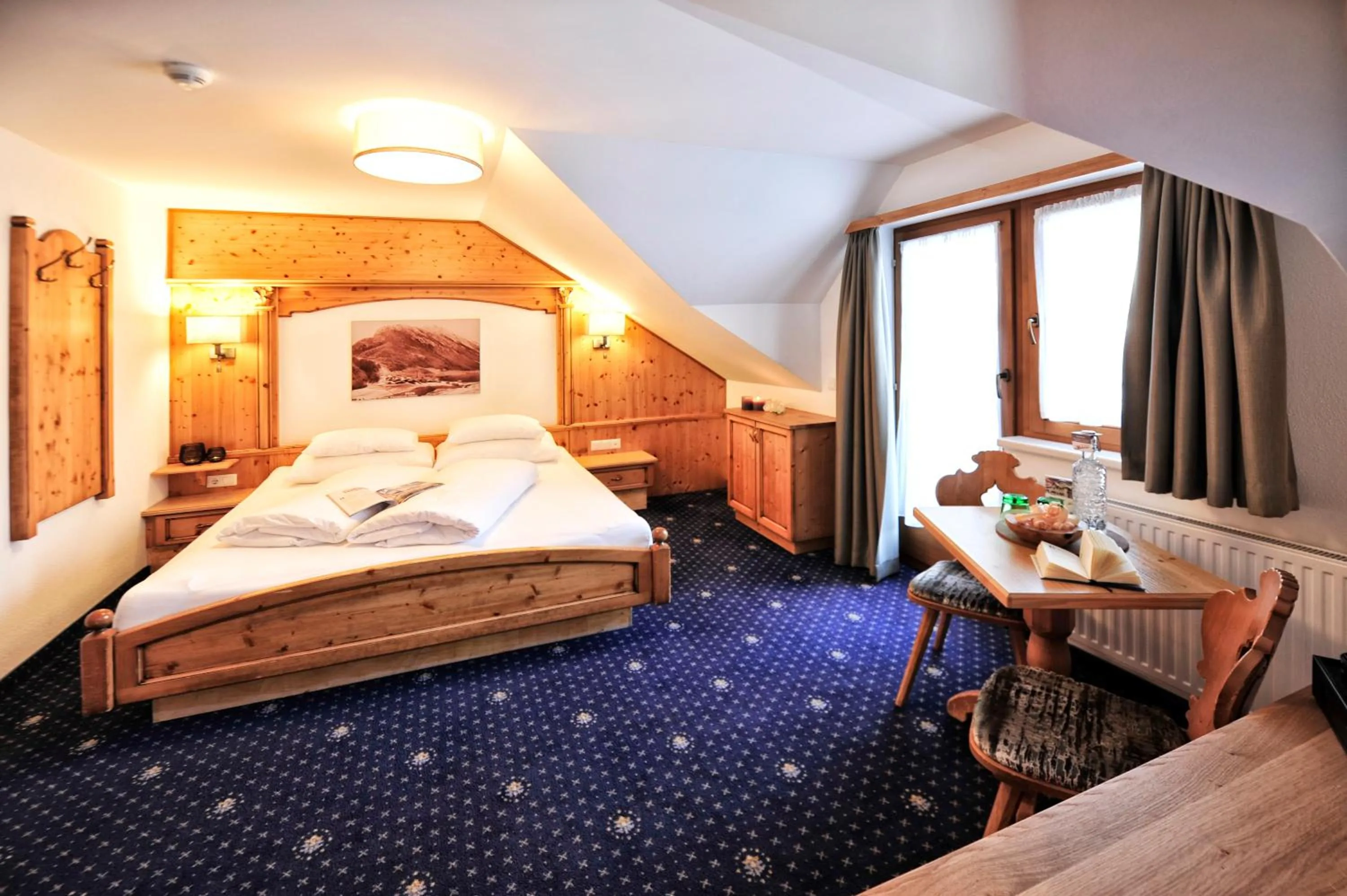 Bed in Hotel Garni Bellevue