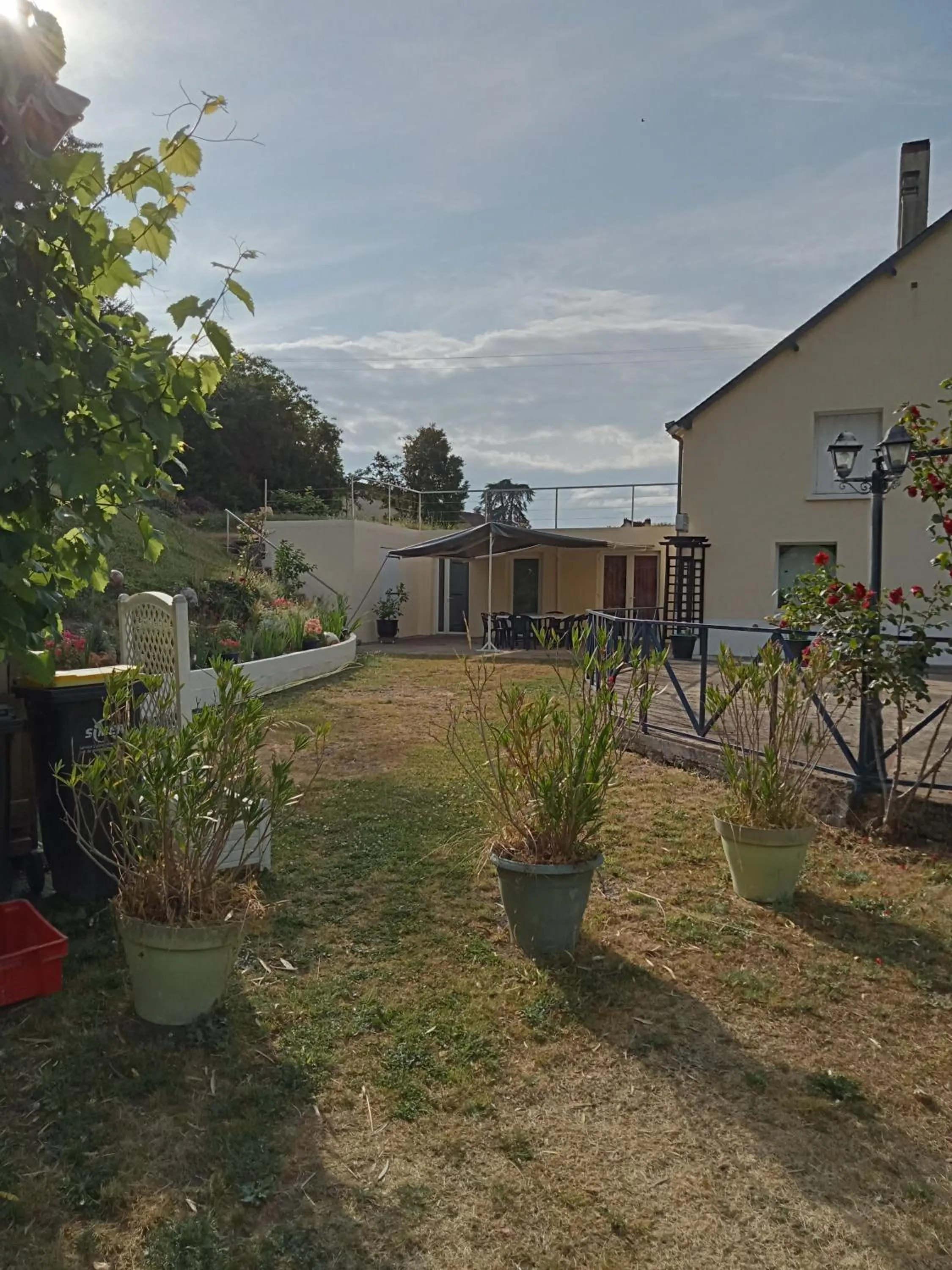 Garden view in Hôtel Restaurant de la Gare (Studios Du Breuil)