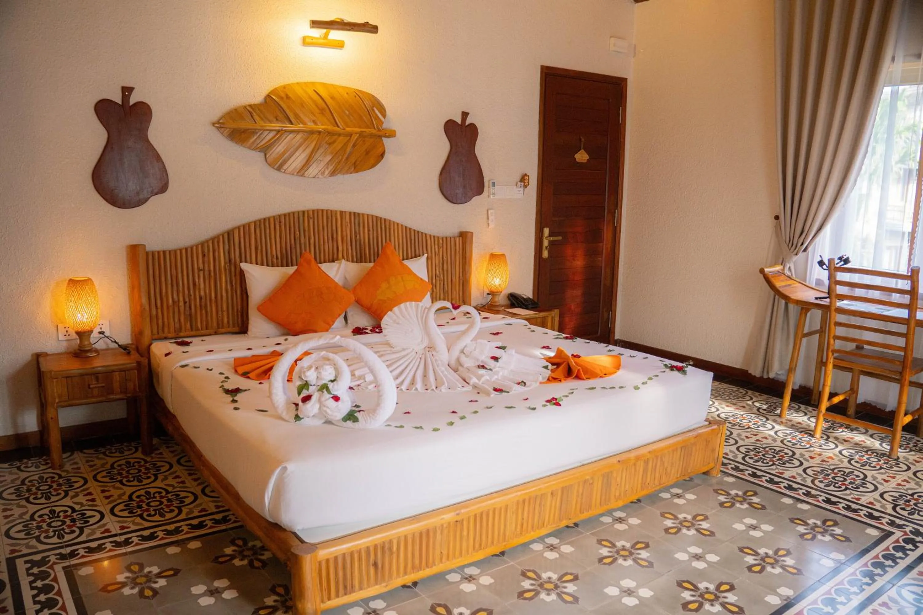 Bed in Can Tho Ecolodge