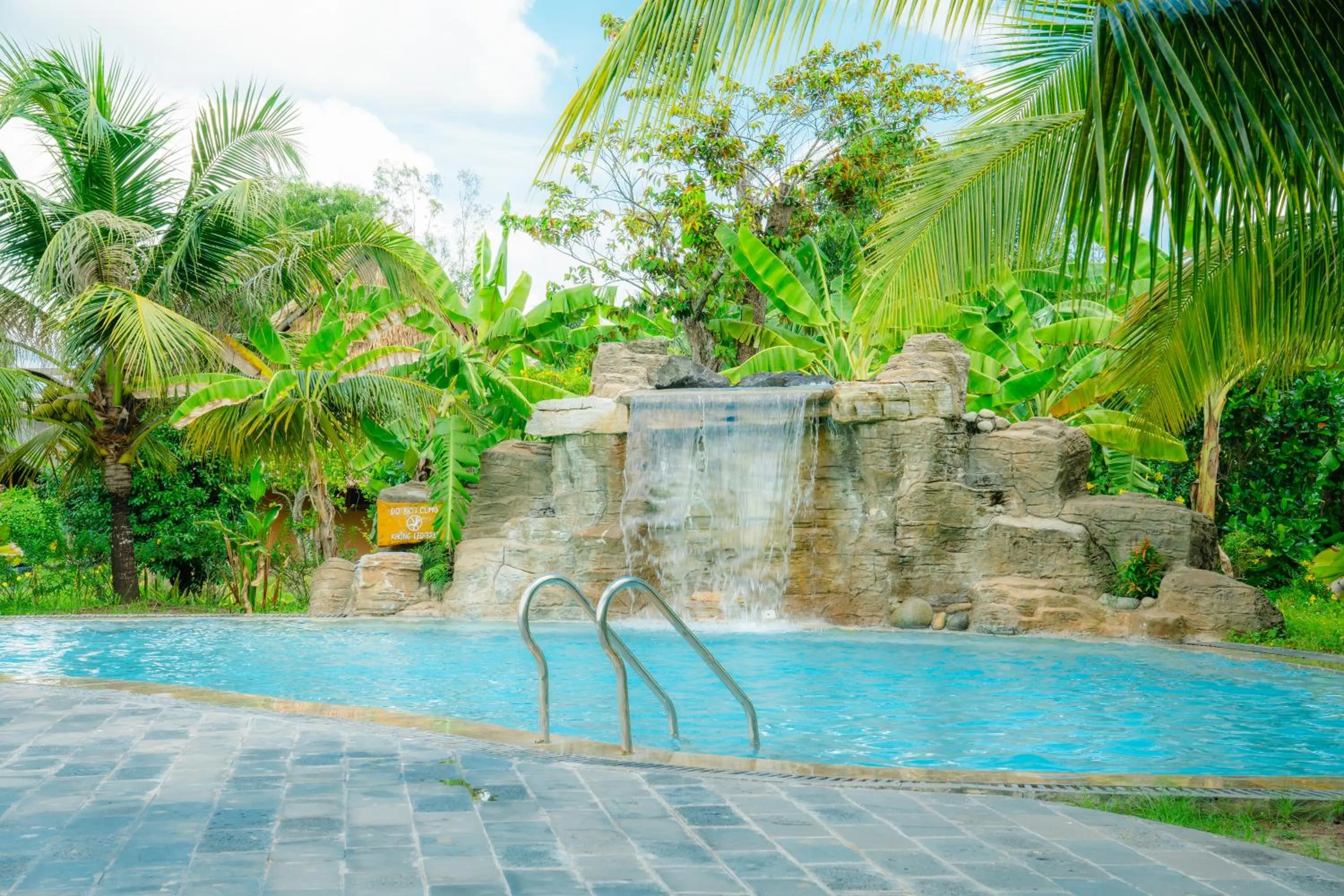 Swimming pool in Can Tho Ecolodge