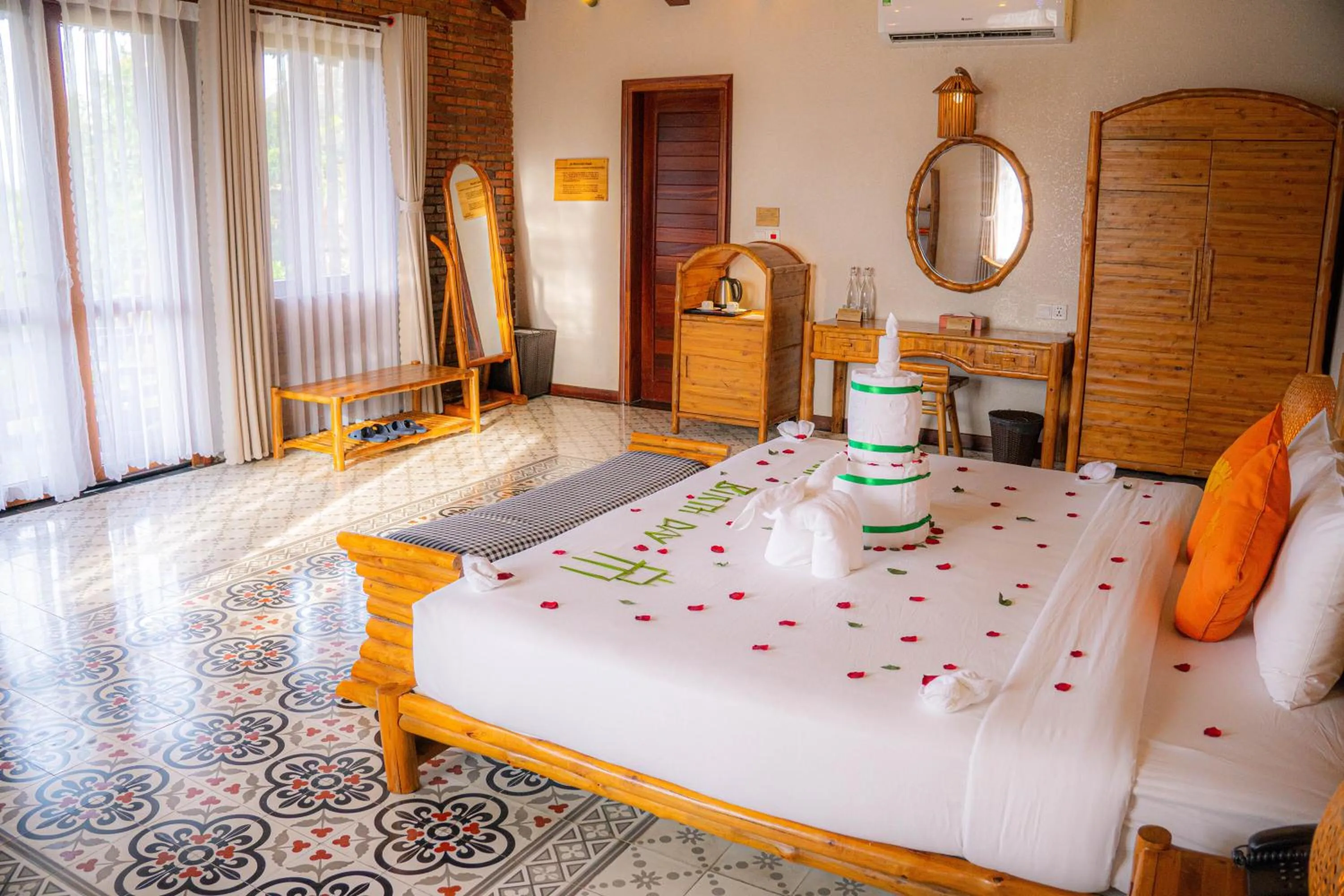 Bed in Can Tho Ecolodge