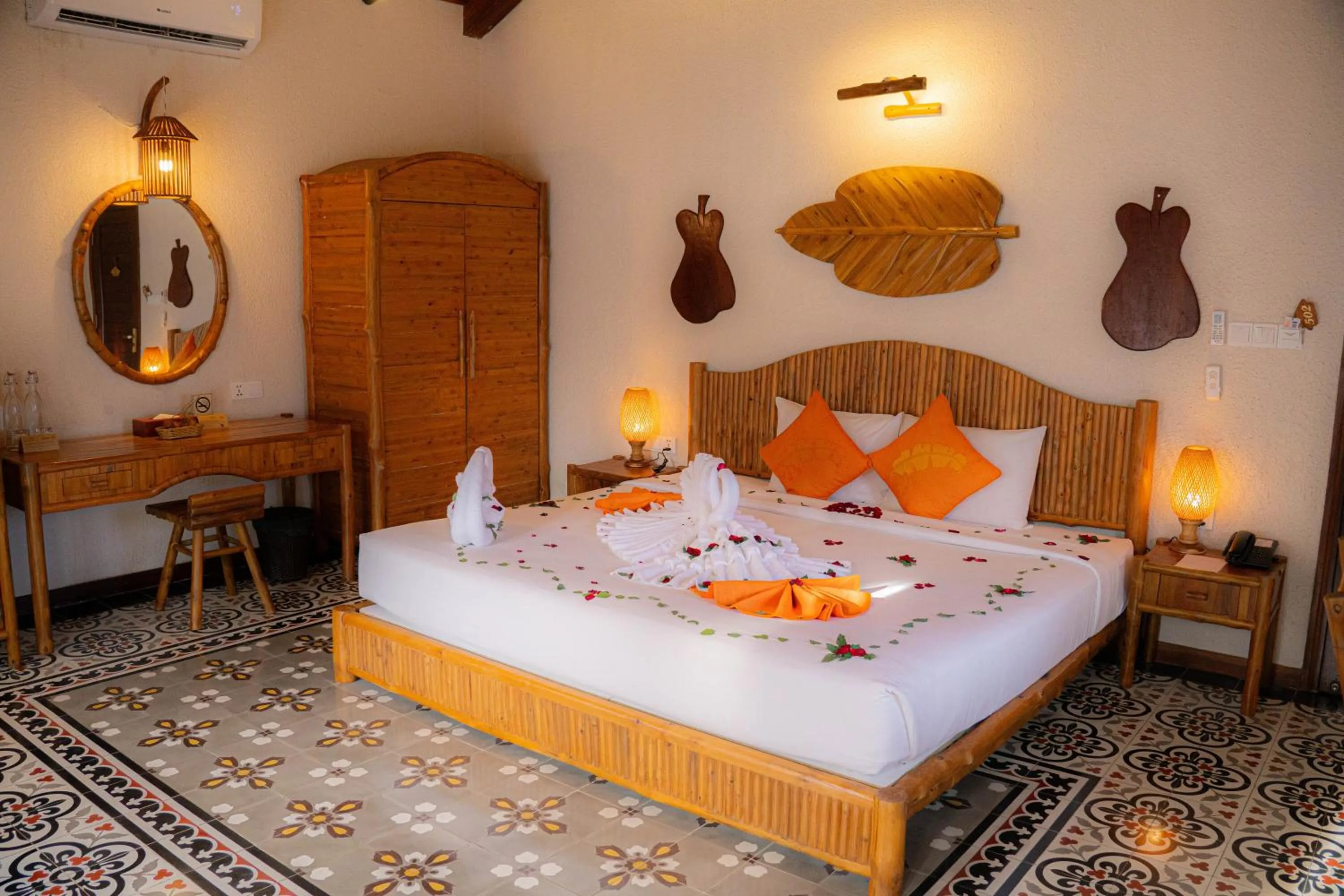 Bed in Can Tho Ecolodge