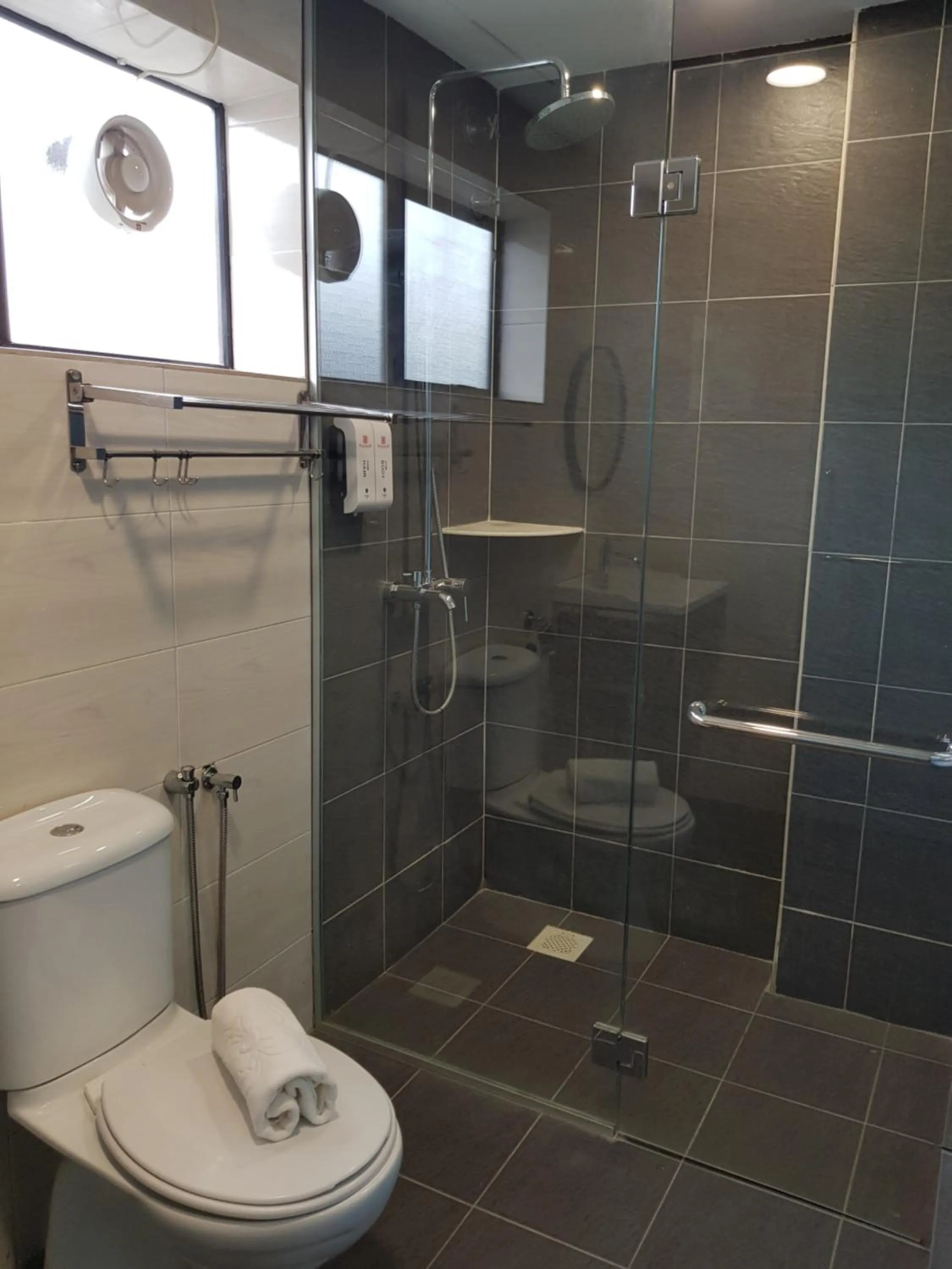 Toilet in Bloommaze Boutique Hotel Klang