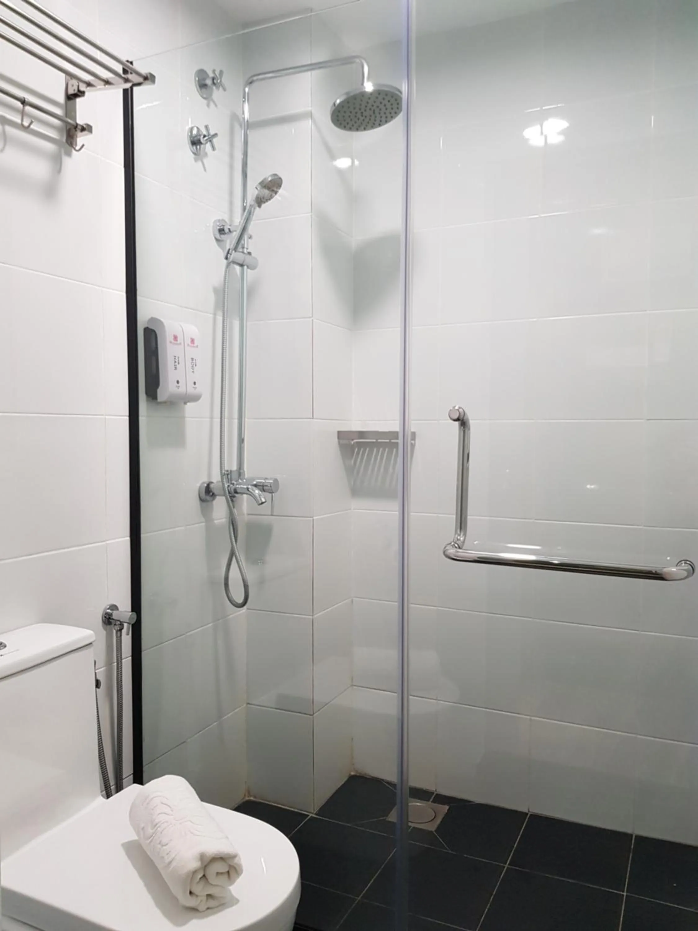 Shower in Bloommaze Boutique Hotel Klang
