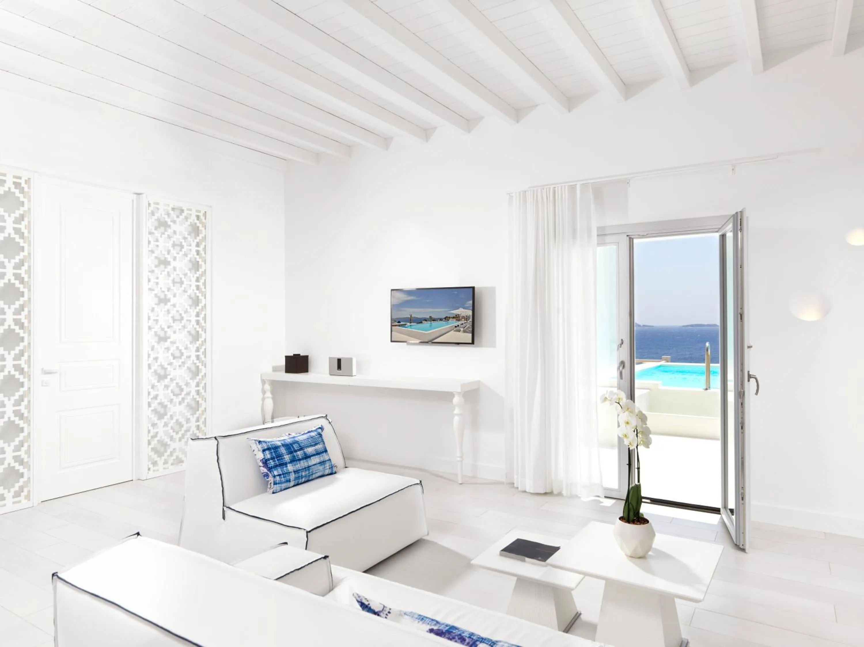 Photo of the whole room in Katikies Mykonos - The Leading Hotels of the World
