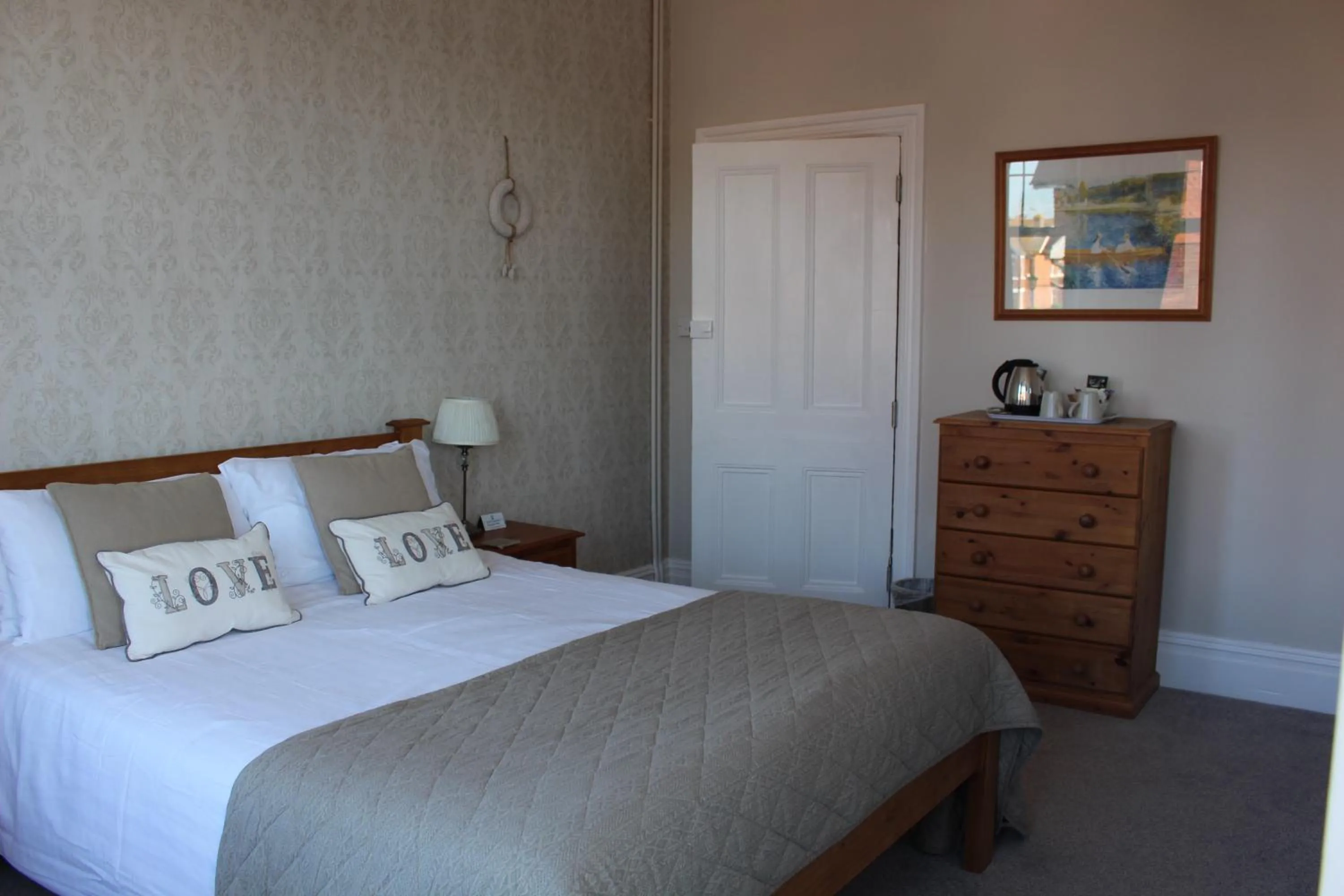 Photo of the whole room, Bed in Beamsley Lodge B&B