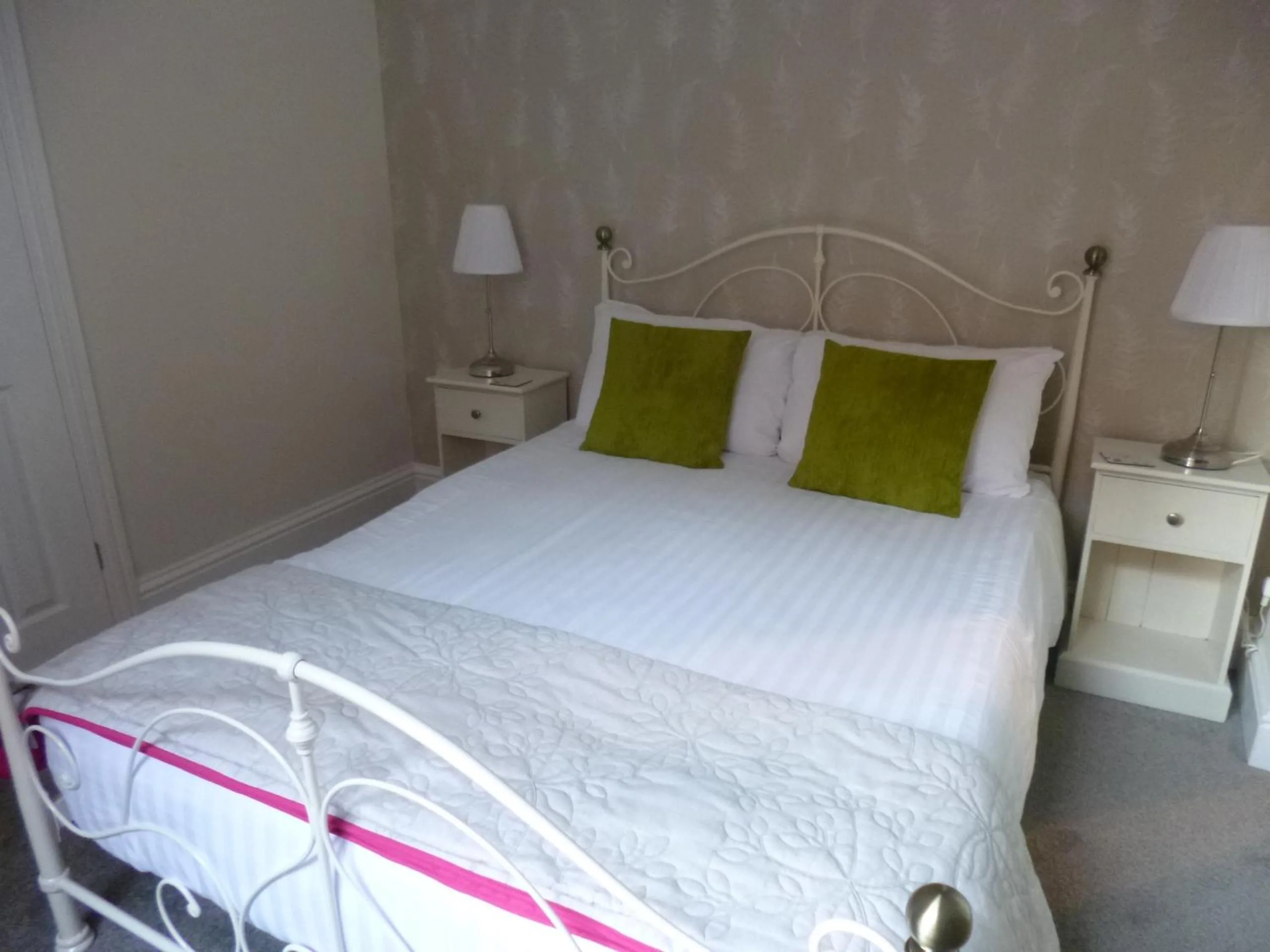 Bedroom, Bed in Beamsley Lodge B&B