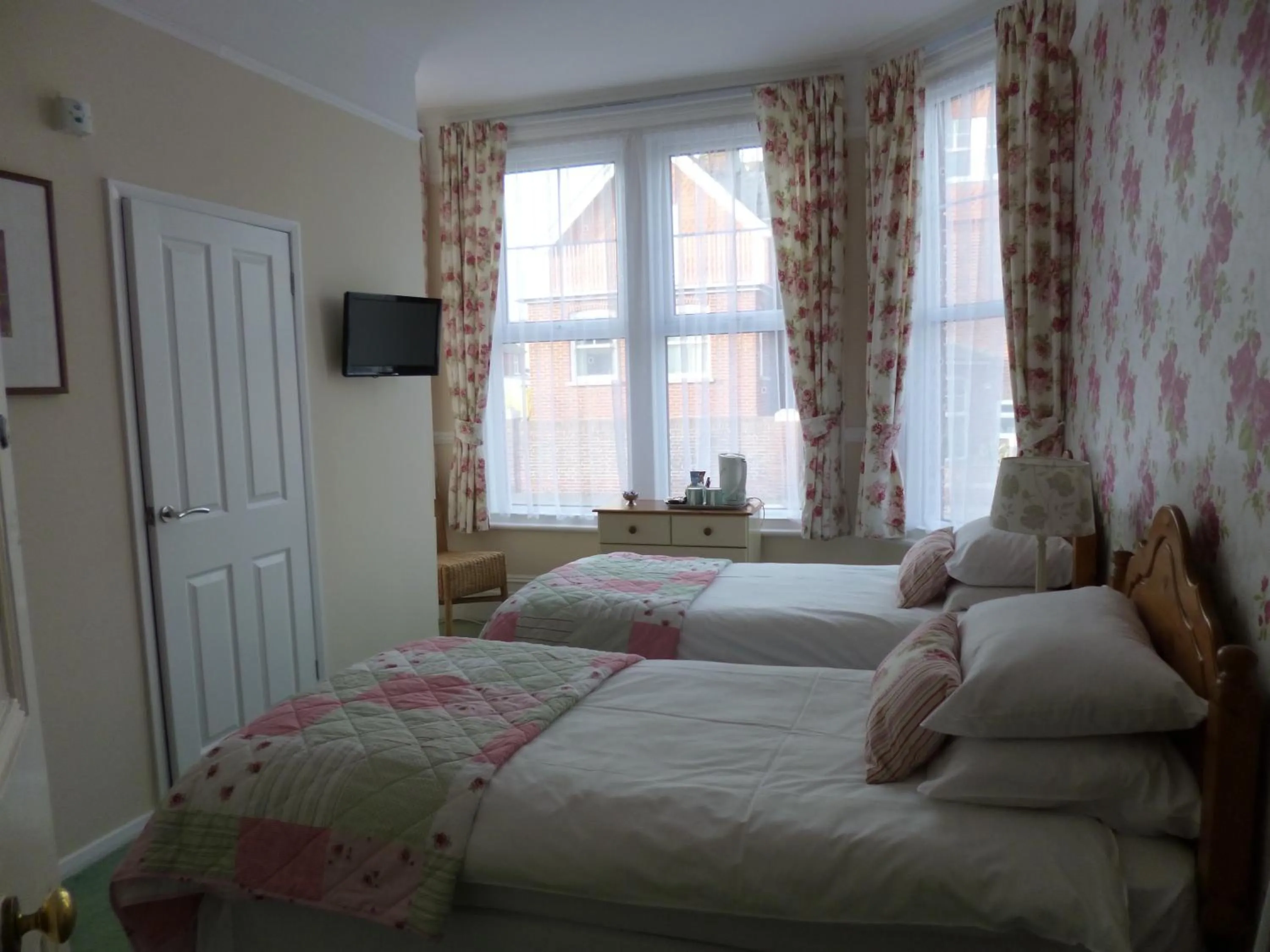 Bedroom, Bed in Beamsley Lodge B&B