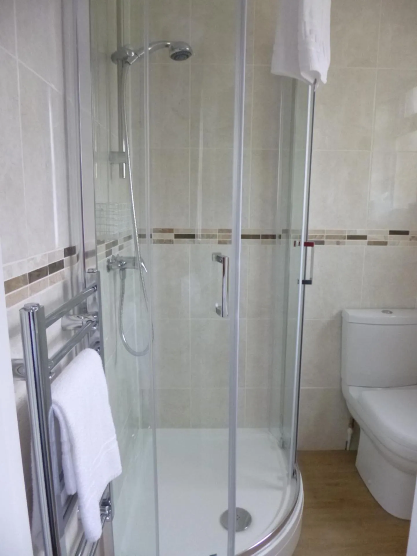 Shower in Beamsley Lodge B&B