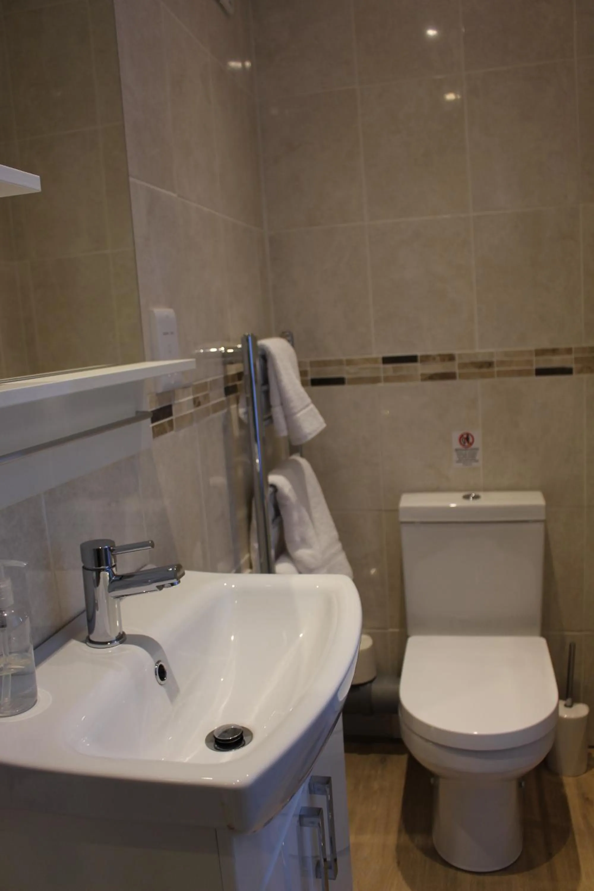 Bathroom in Beamsley Lodge B&B