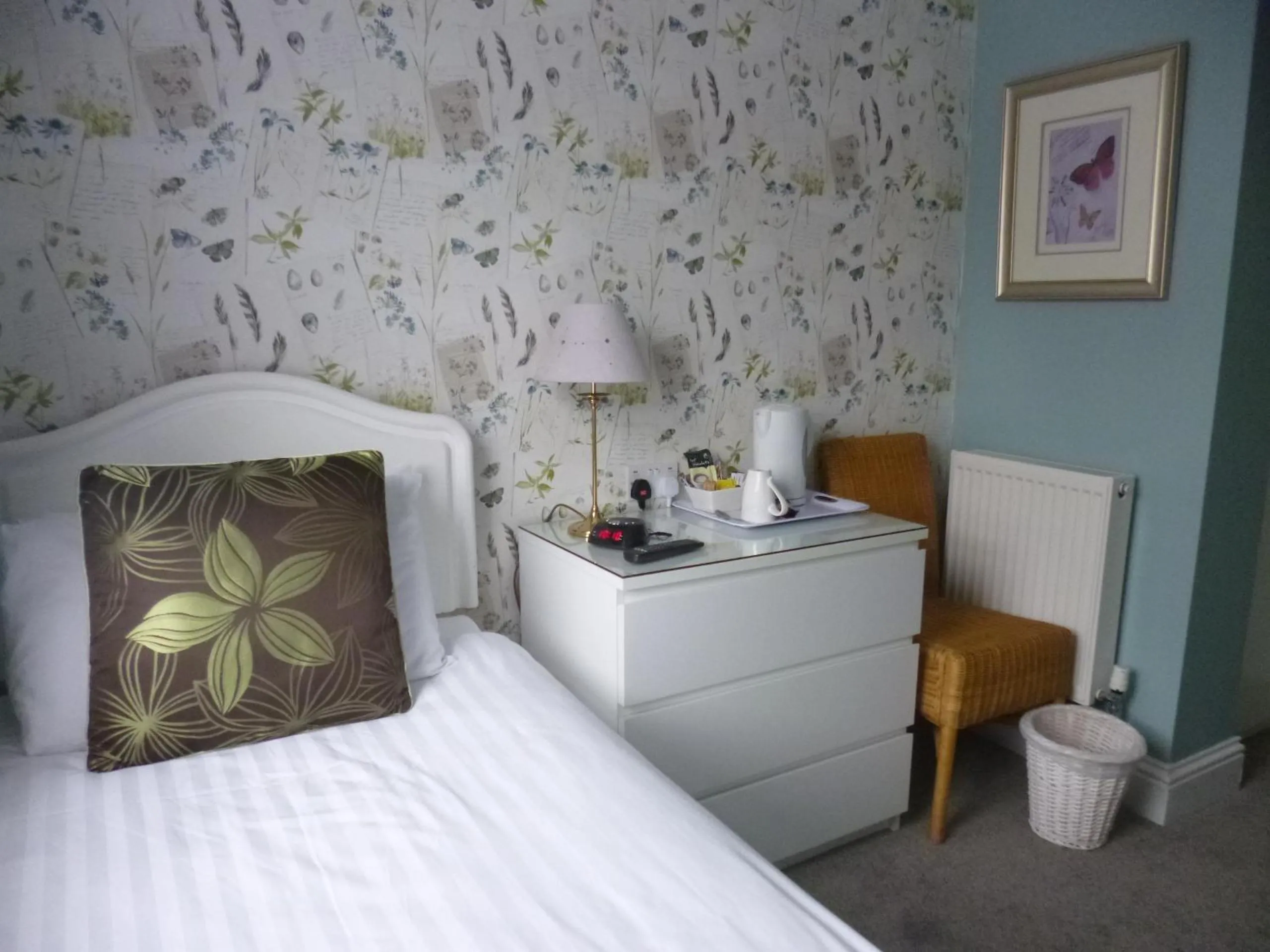Bedroom, Bed in Beamsley Lodge B&B