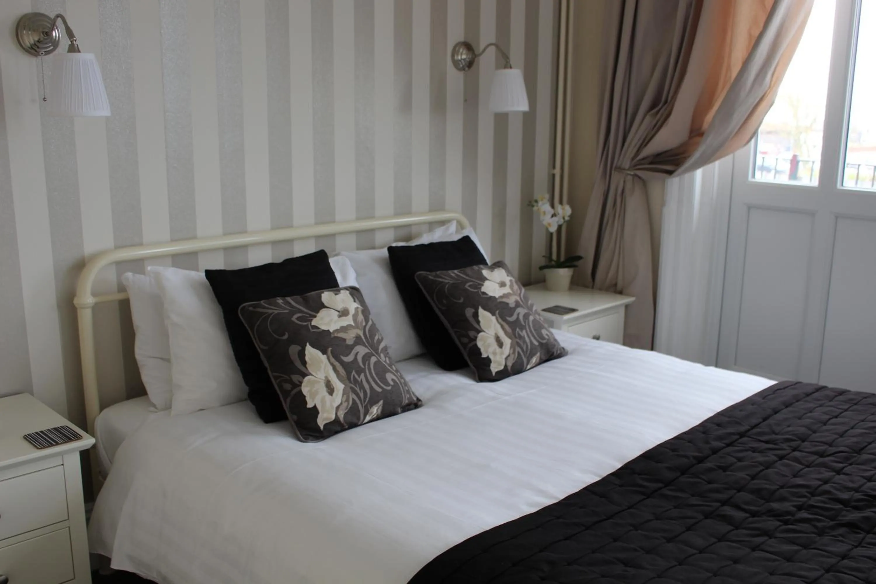 Decorative detail, Bed in Beamsley Lodge B&B