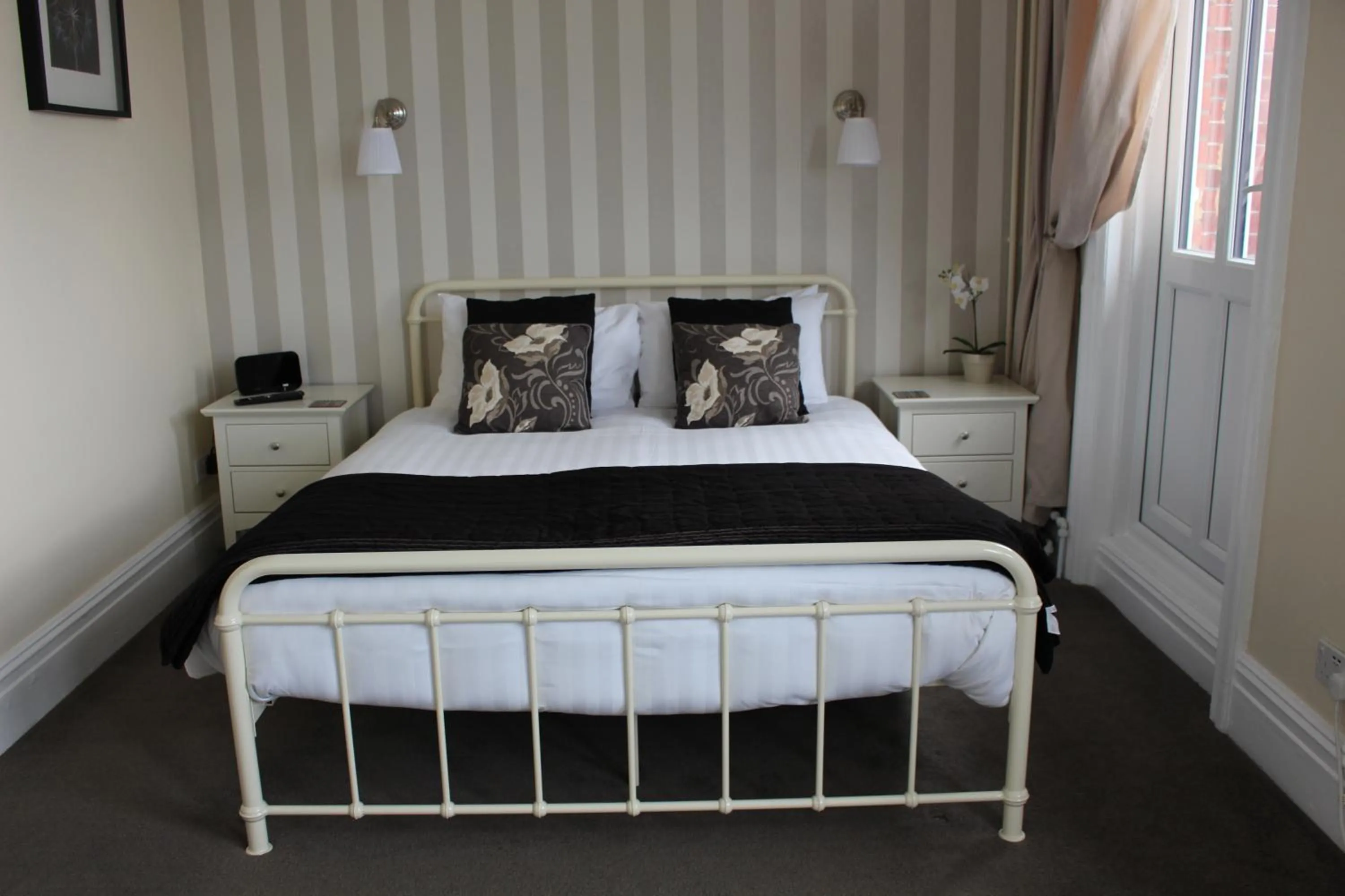 Bed in Beamsley Lodge B&B