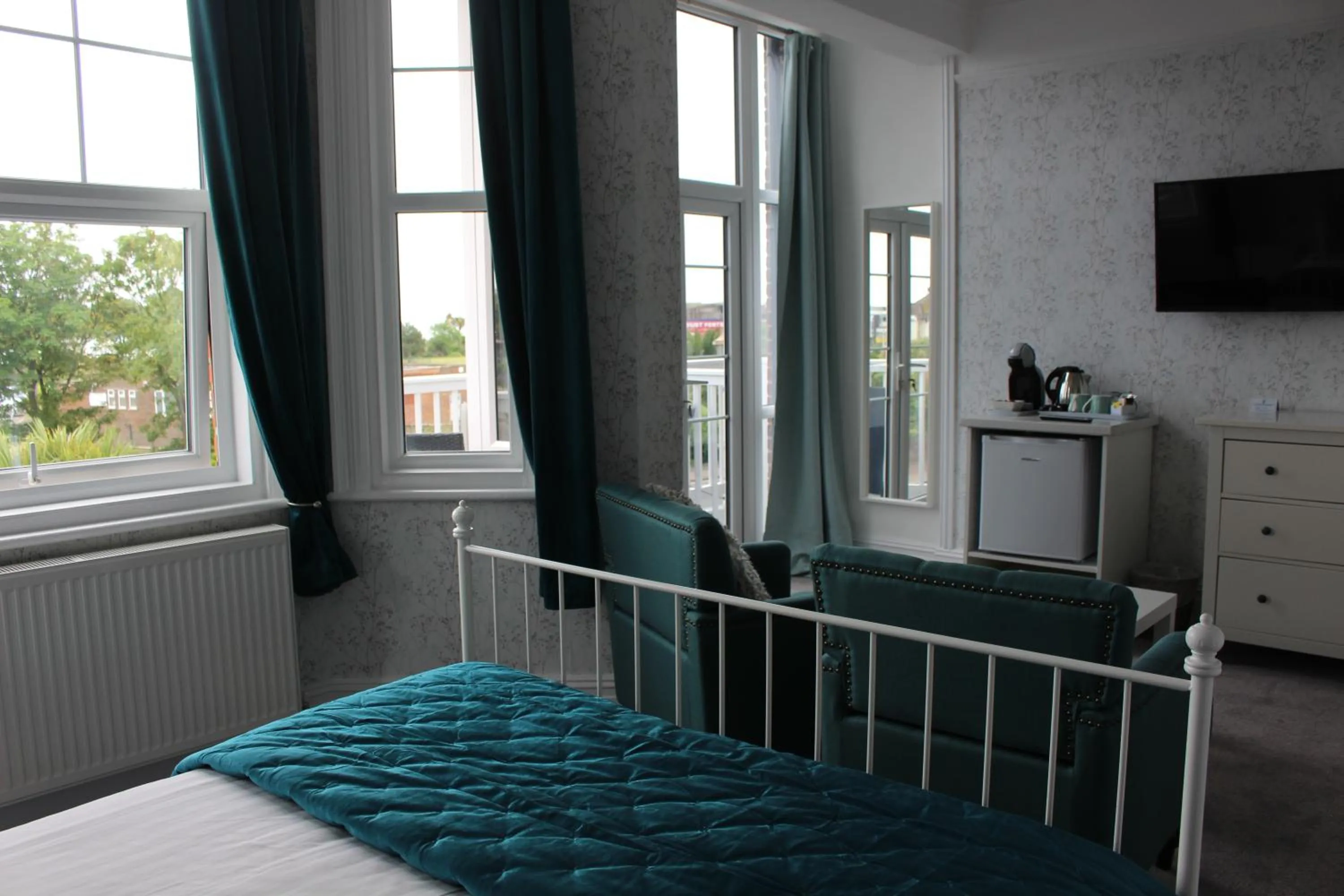 View (from property/room), Bed in Beamsley Lodge B&B