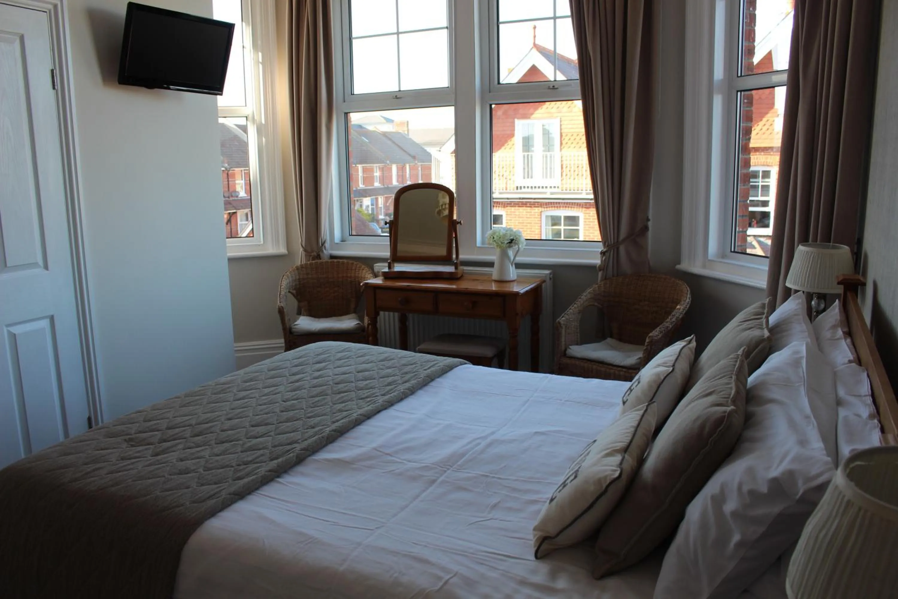 Photo of the whole room, Bed in Beamsley Lodge B&B