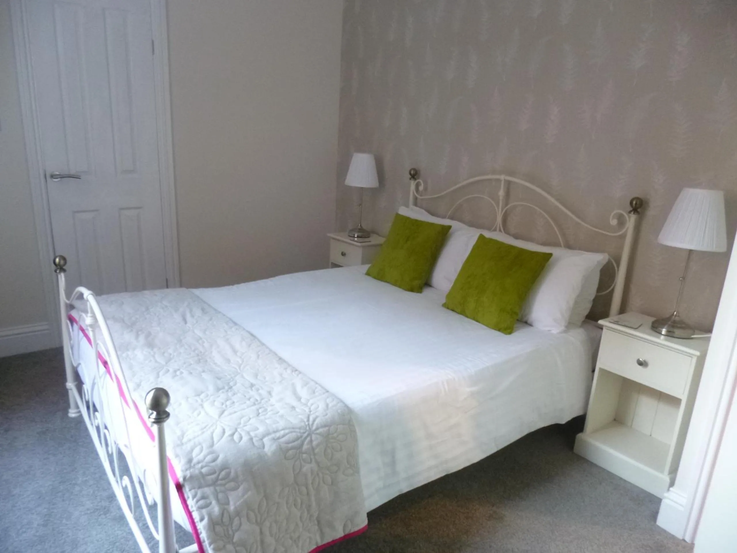 Bedroom, Bed in Beamsley Lodge B&B