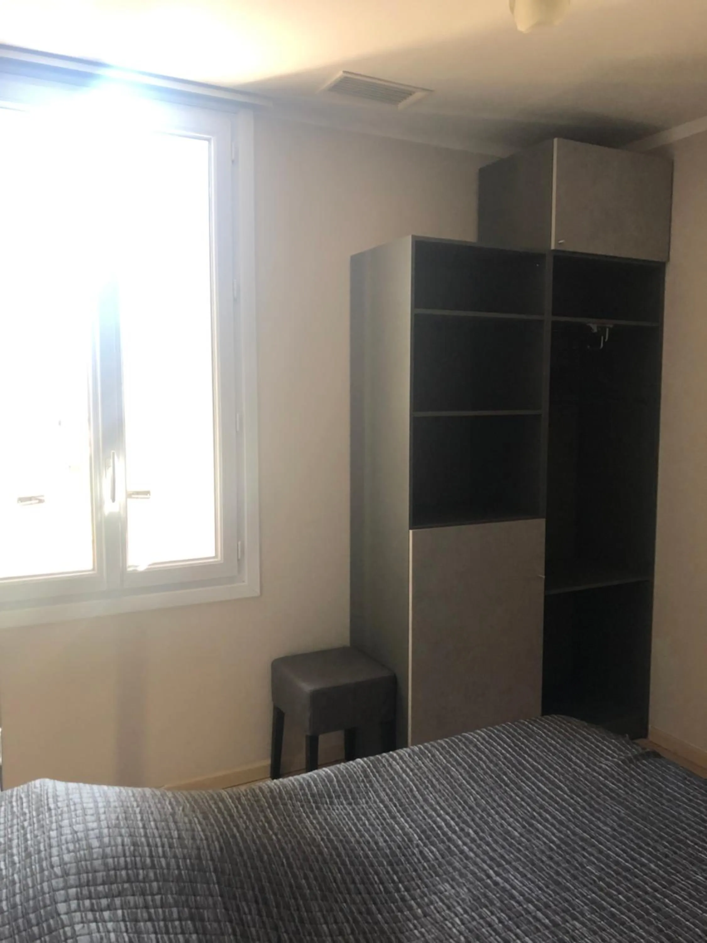 Bed in Hôtel Le Lys d'Or