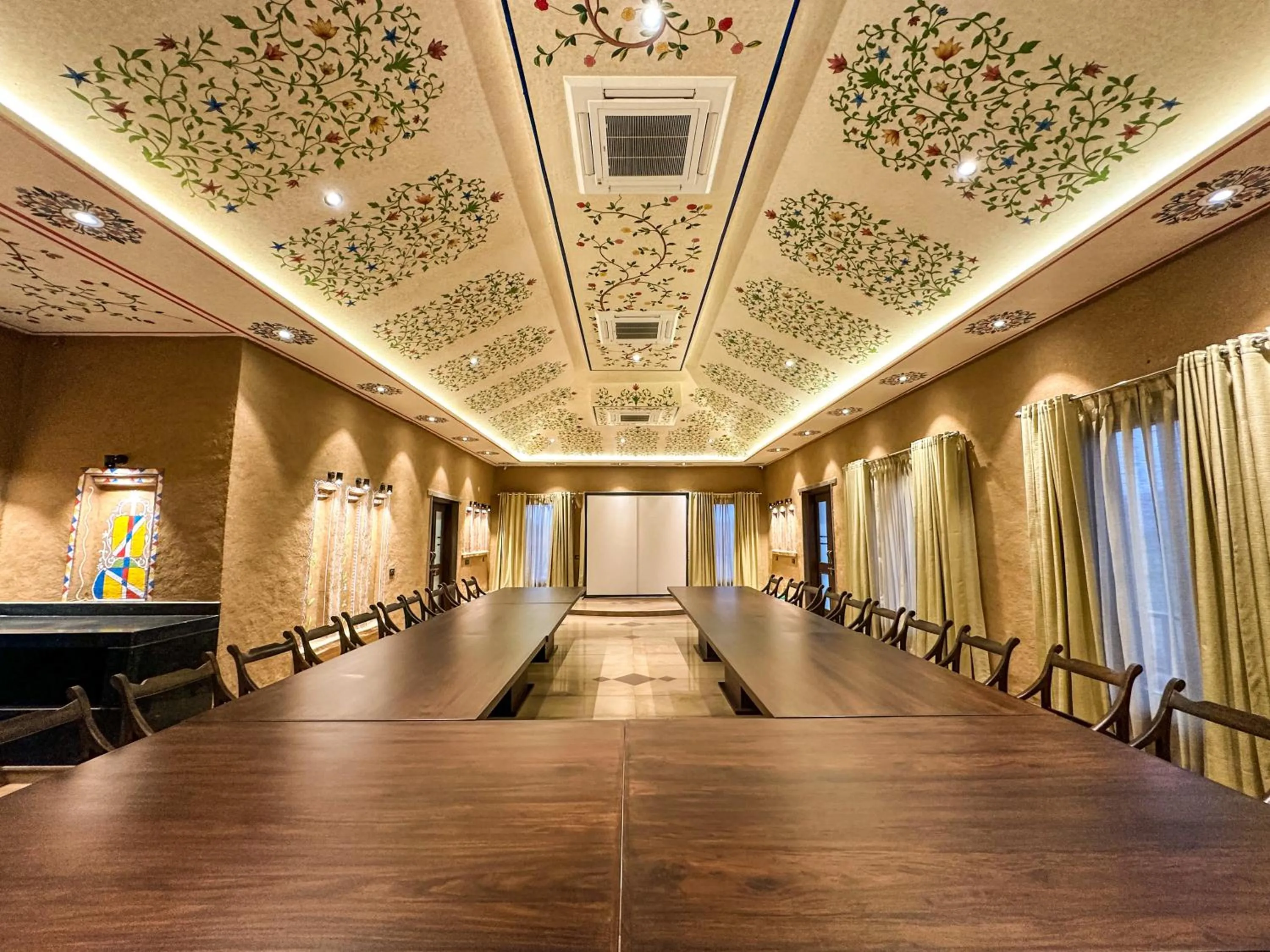 Meeting/conference room in AamaGhati Wildlife Resort, Ranthambore