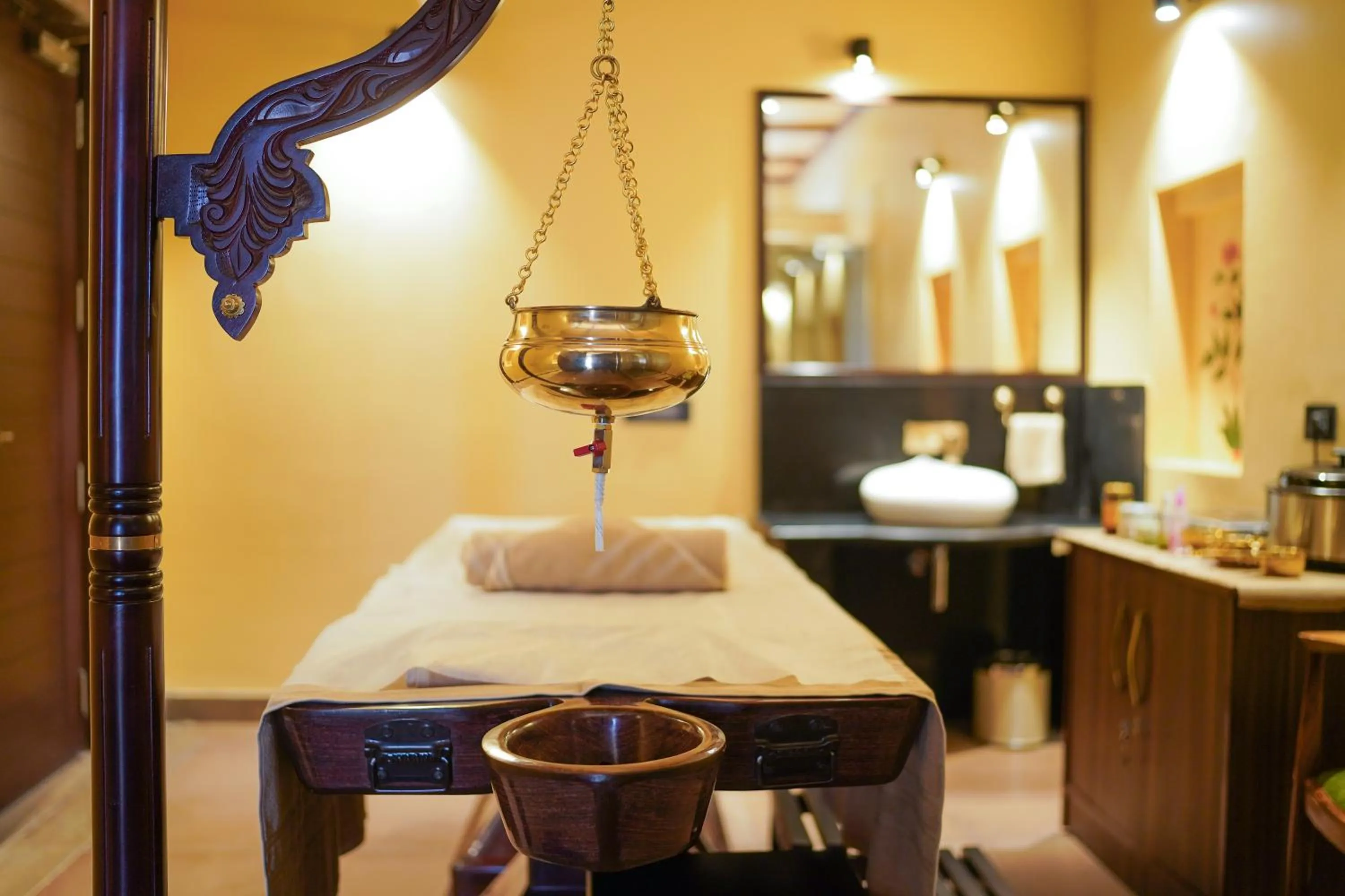 Massage, Bed in AamaGhati Wildlife Resort, Ranthambore