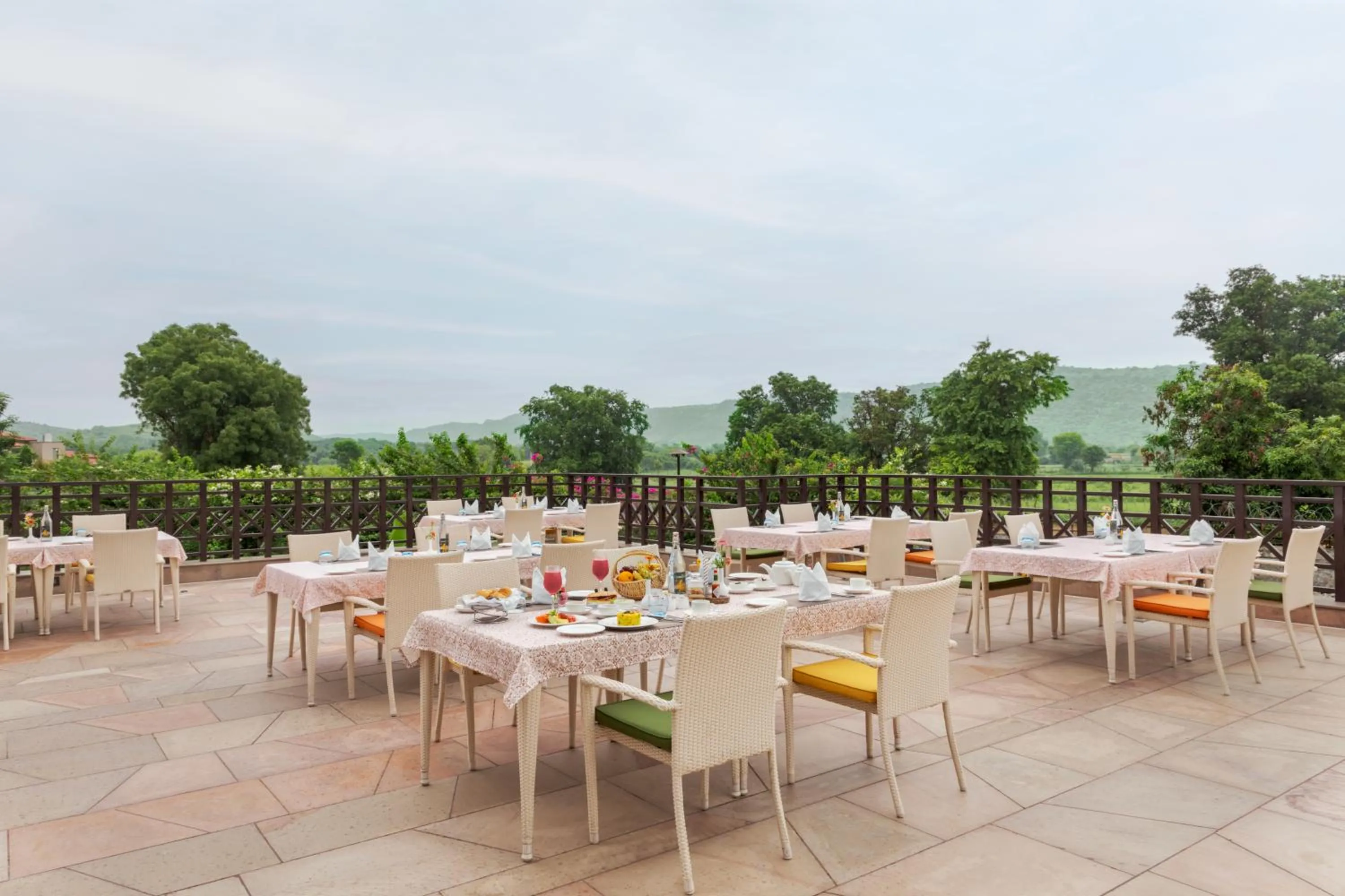 Restaurant/places to eat in AamaGhati Wildlife Resort, Ranthambore