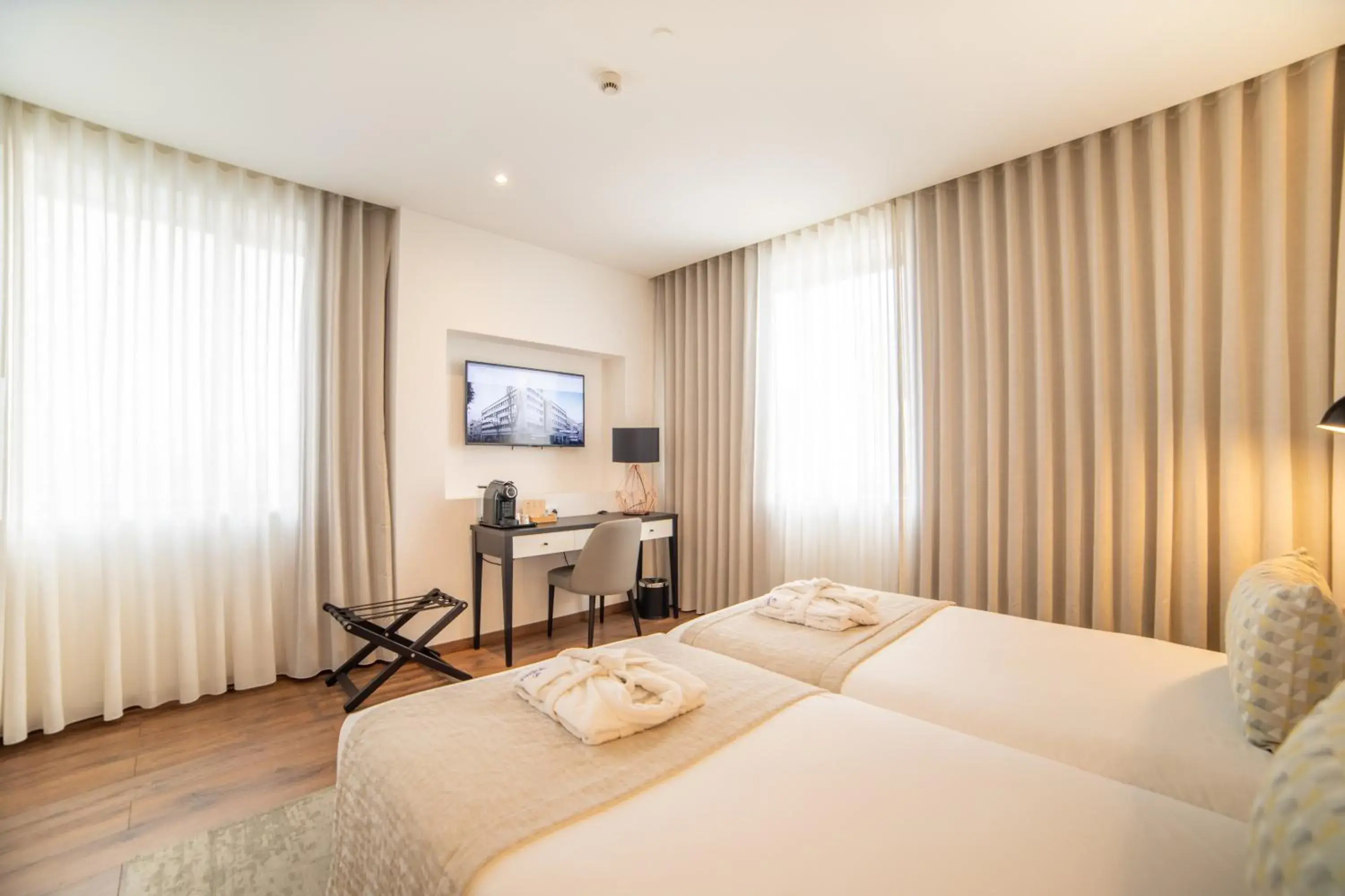 Bedroom, Bed in VIP Executive Picoas Hotel Bedroom, Bed in VIP Executive Picoas Hotel