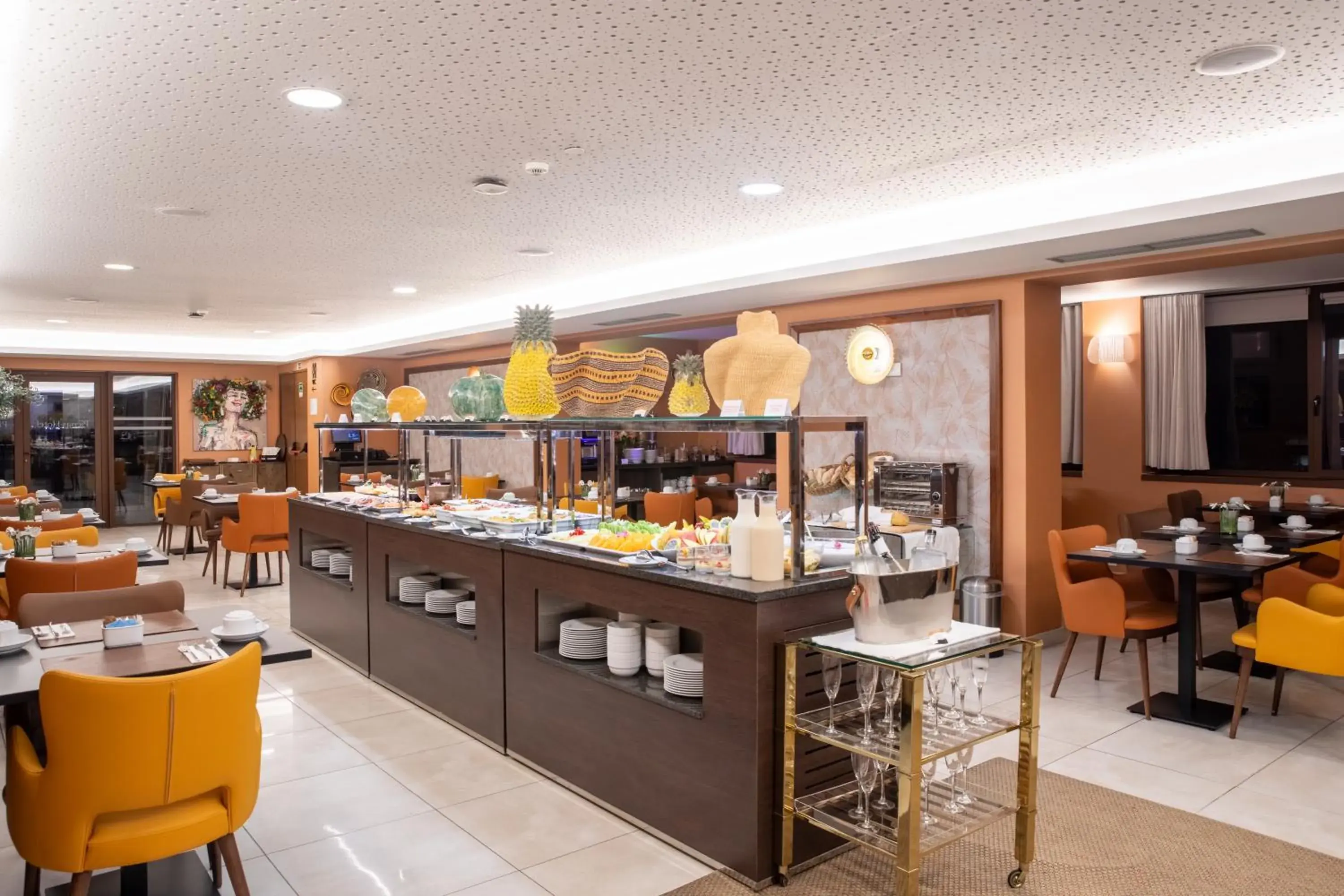 Breakfast in VIP Executive Picoas Hotel Breakfast in VIP Executive Picoas Hotel