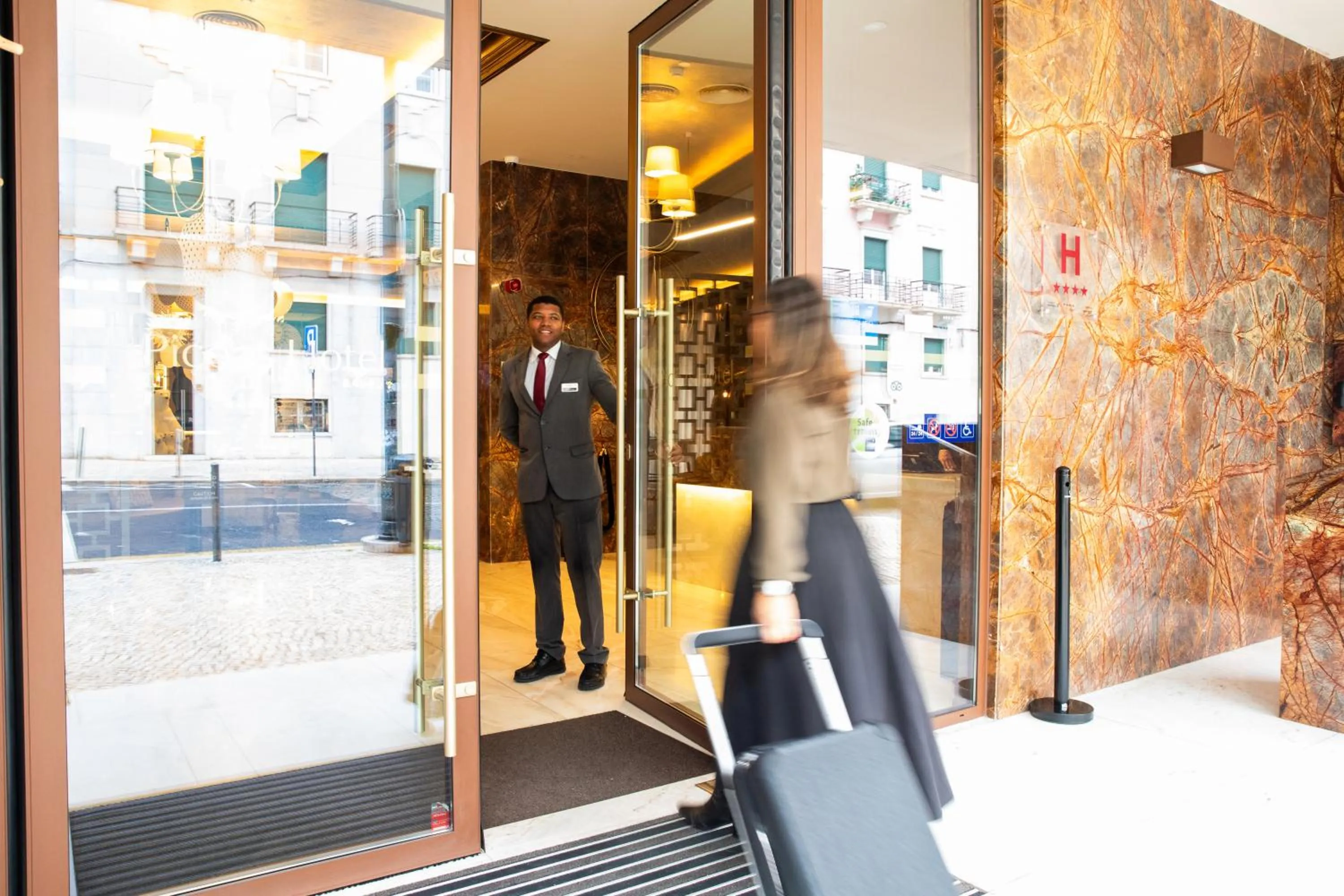 Property building in VIP Executive Picoas Hotel