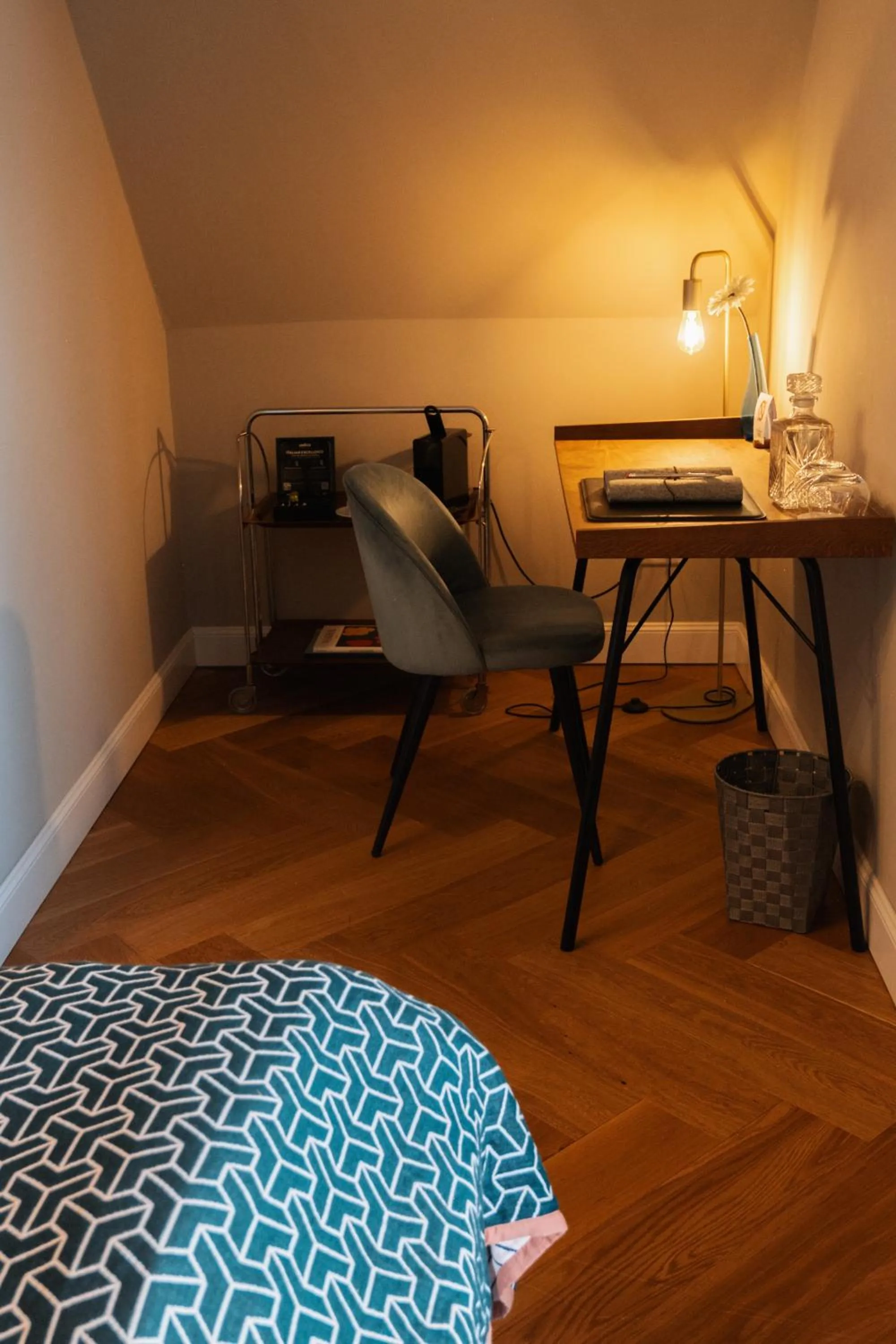 Seating area, Bed in Villa Glanzstoff