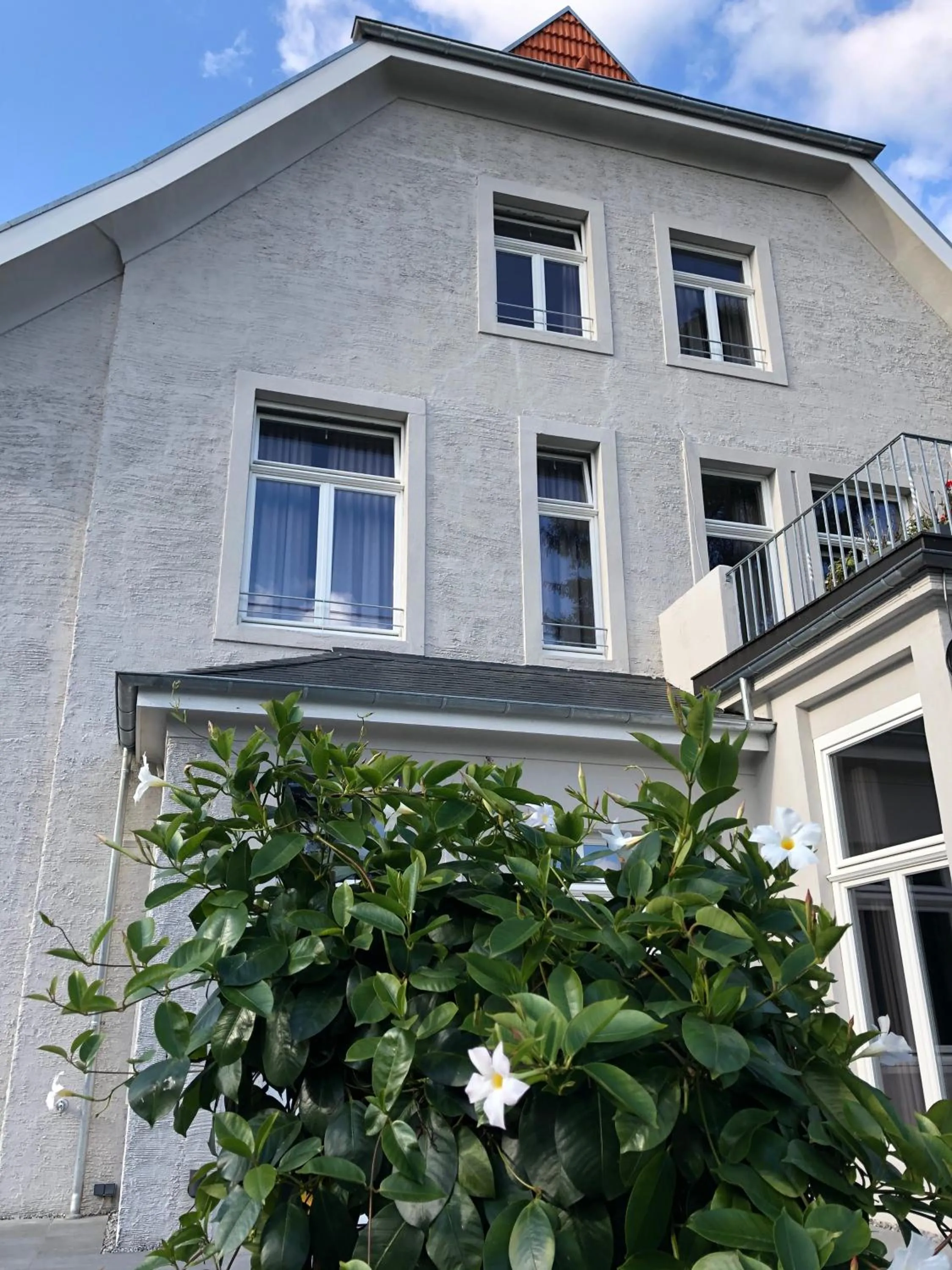 Property building in Villa Glanzstoff