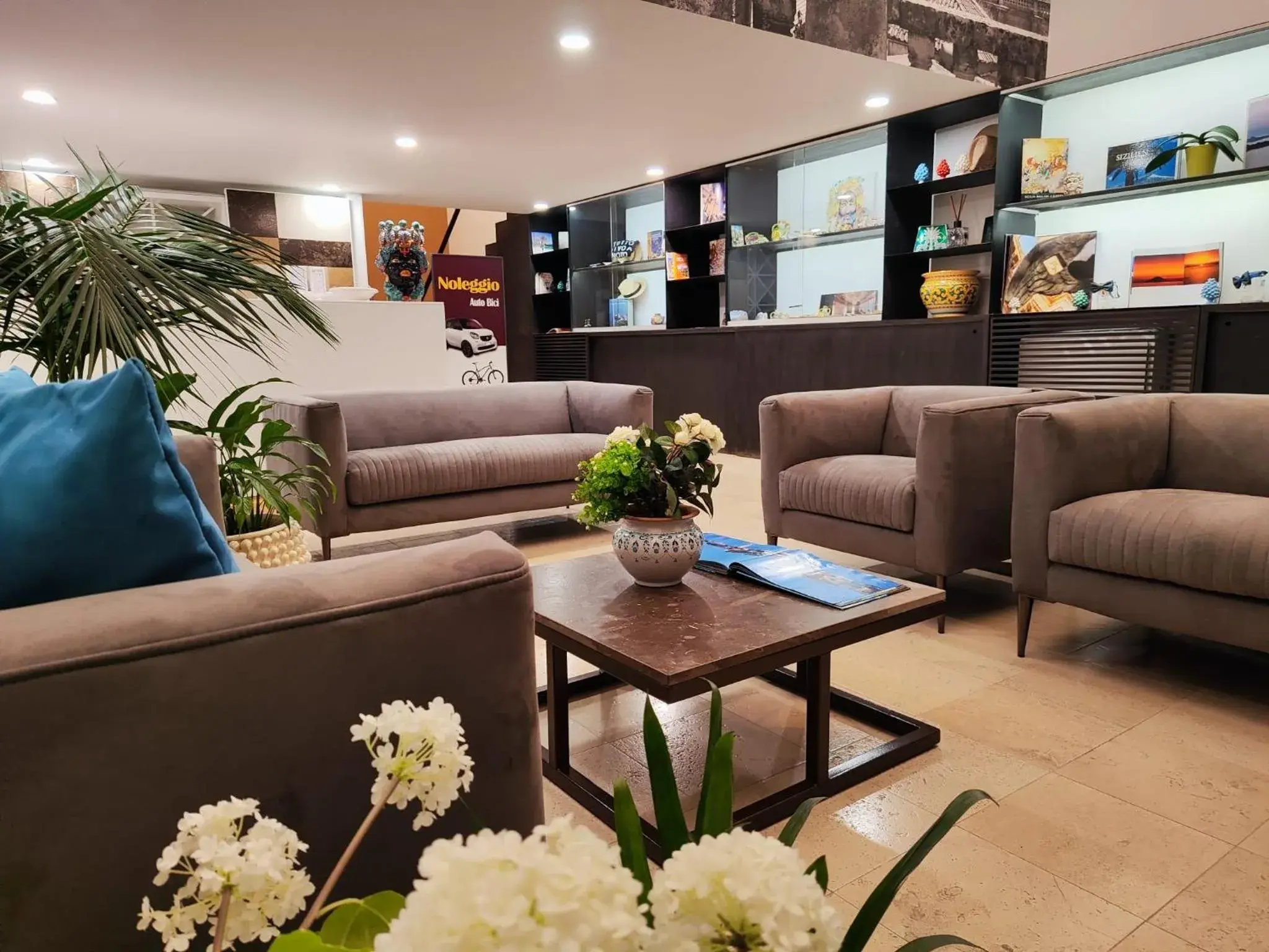 Lobby or reception in Hotel Porta Reale Lobby or reception in Hotel Porta Reale