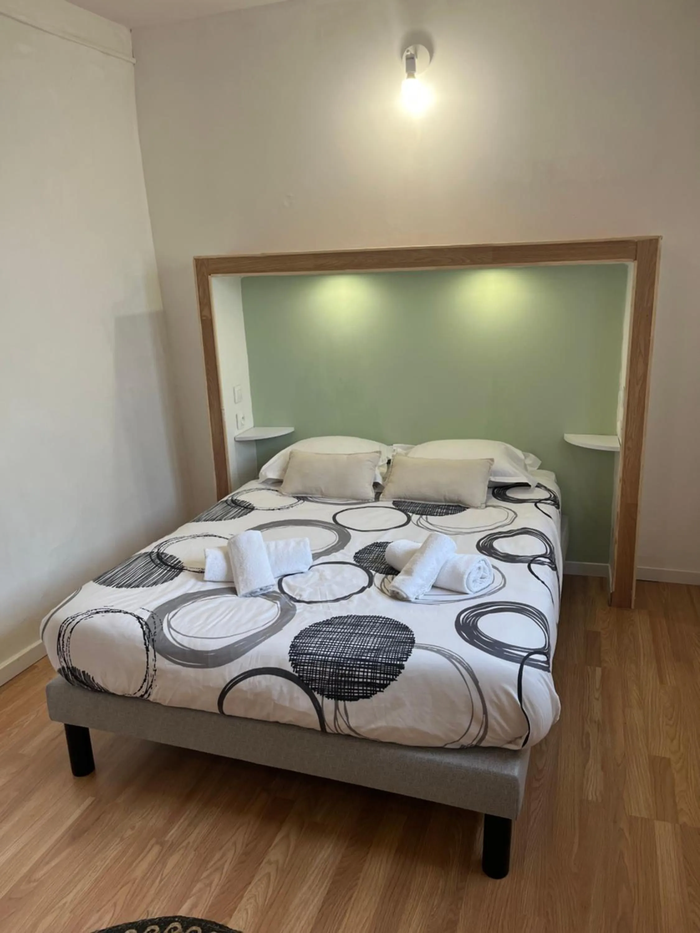 Photo of the whole room, Bed in Auberge Sainte Marguerite