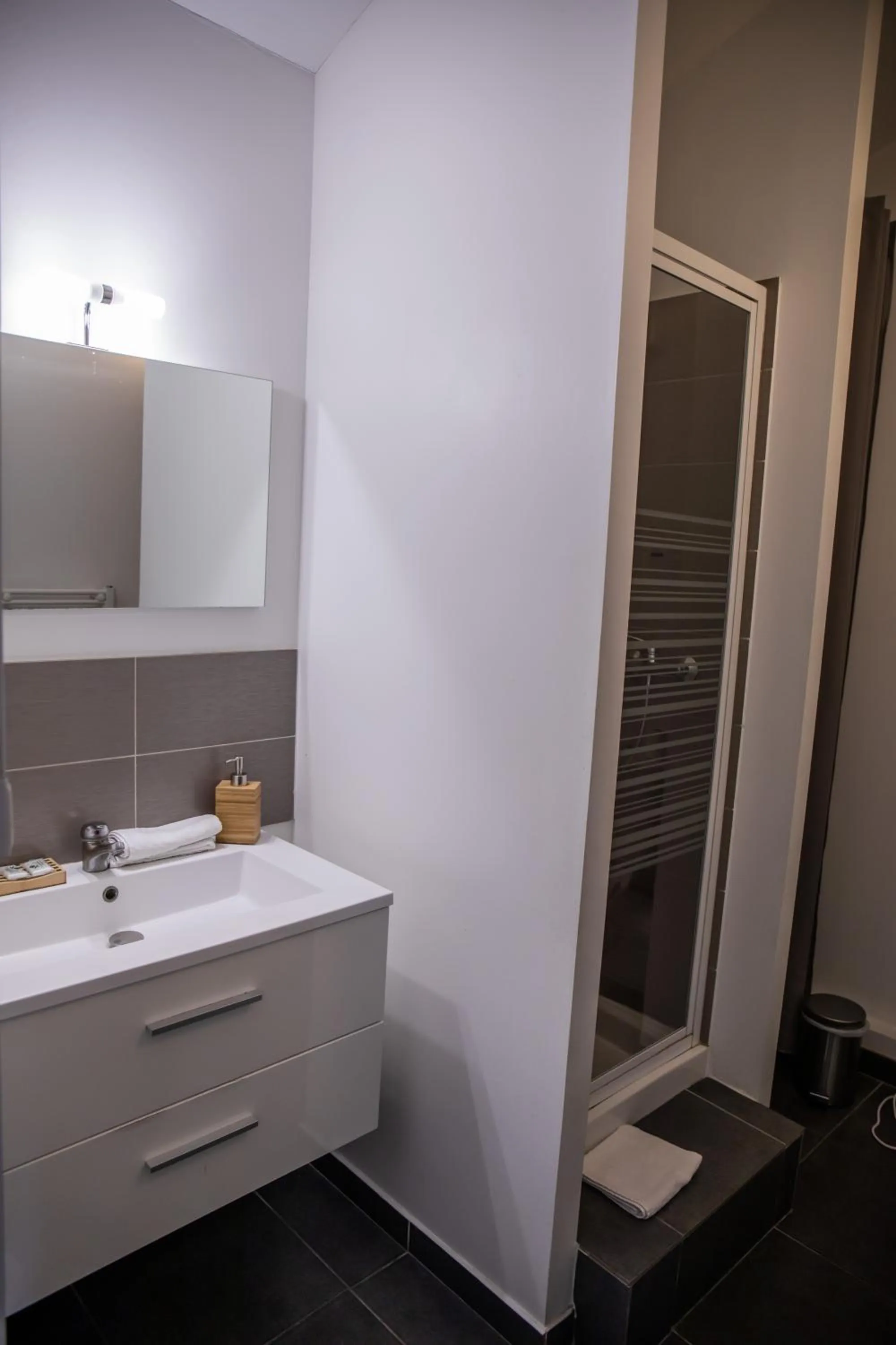 Shower in Auberge Sainte Marguerite