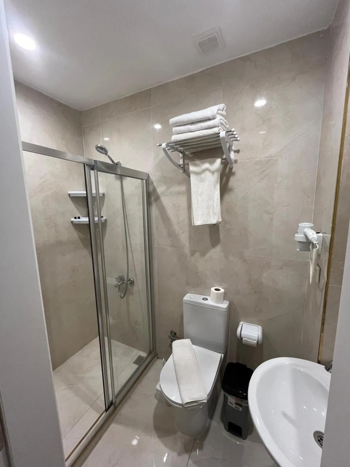 Shower in Hotel Barbarosa