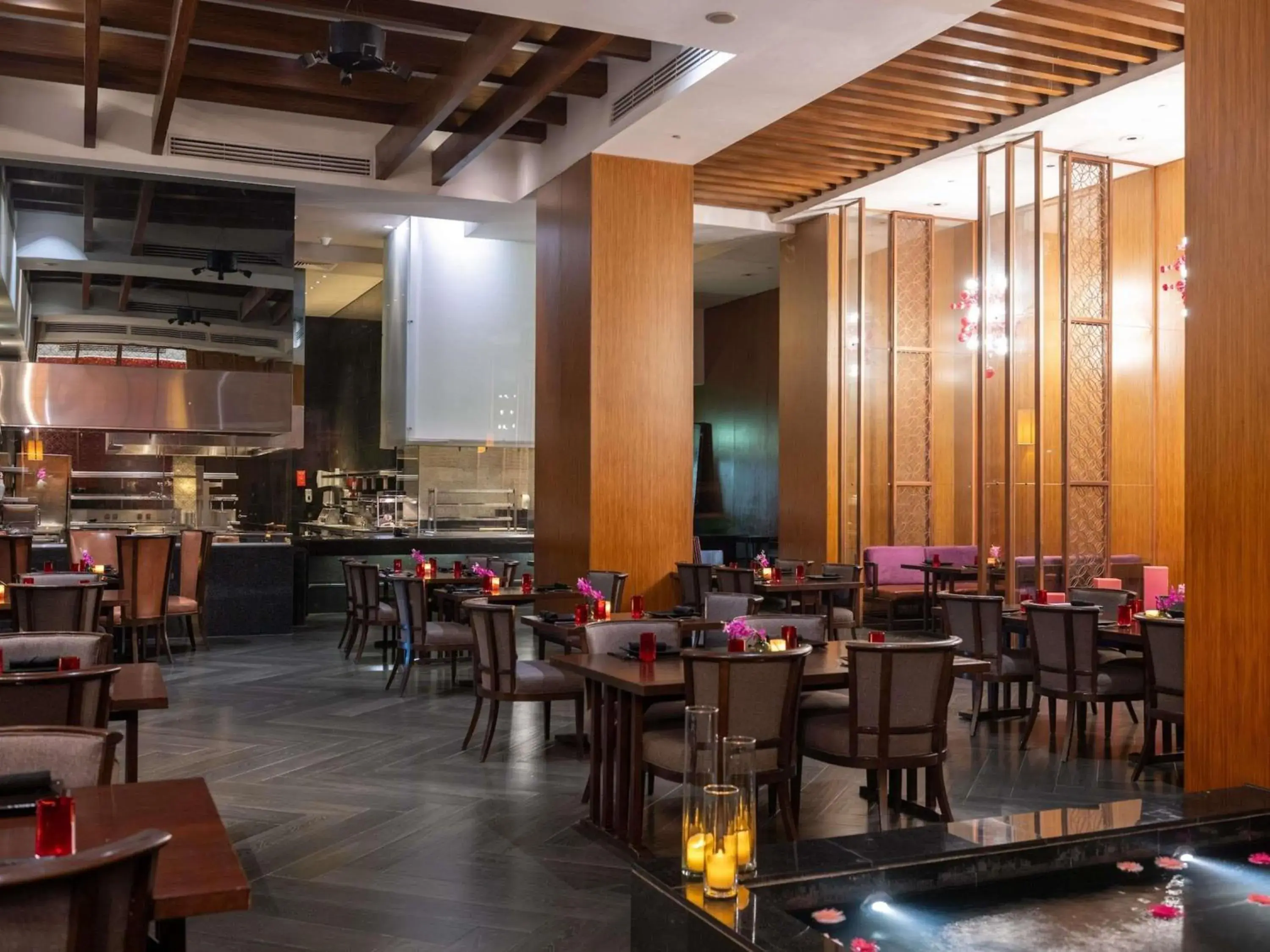 Restaurant/places to eat in Sofitel Cairo Downtown Nile Restaurant/places to eat in Sofitel Cairo Downtown Nile